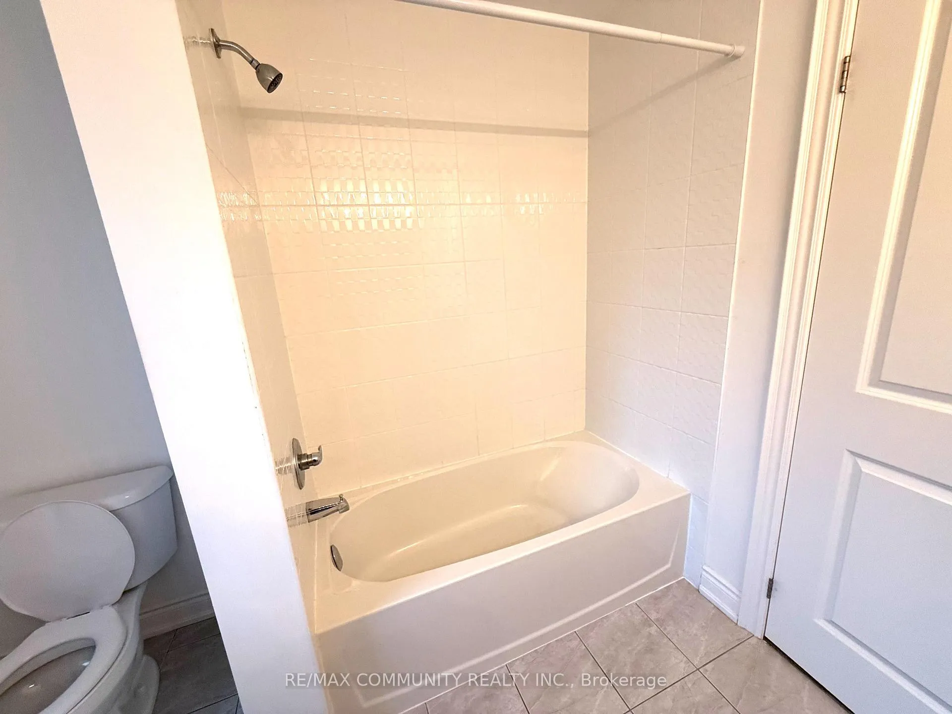 Photo 30 of 234 Lyle Drive, Clarington, Bowmanville — HOMEH