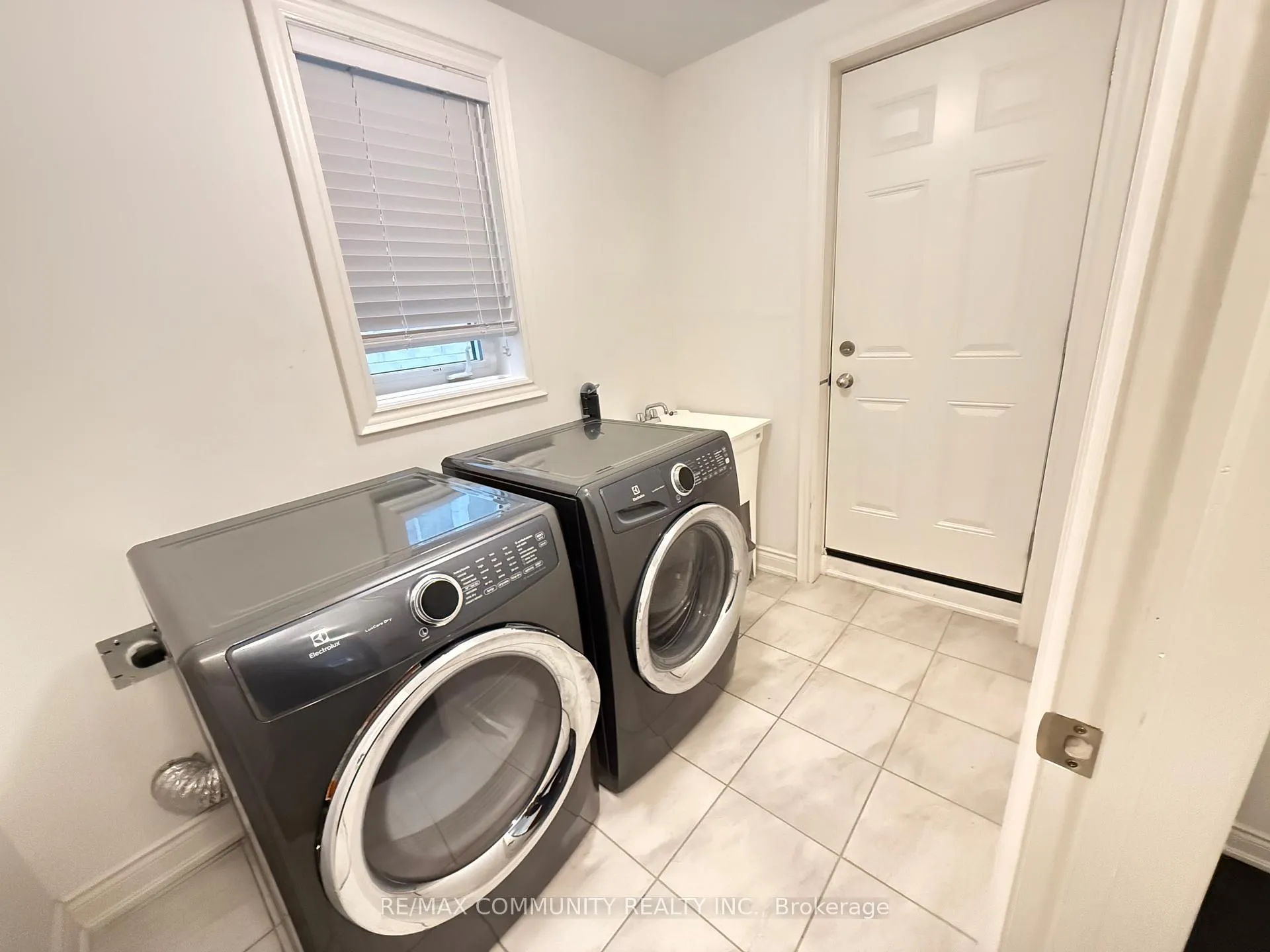 Photo 36 of 234 Lyle Drive, Clarington, Bowmanville — HOMEH