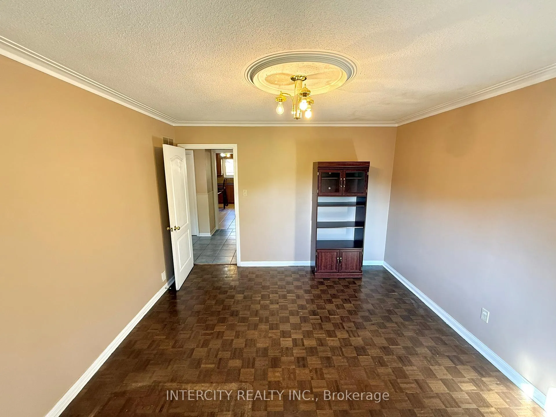 Photo 2 of 18 Glen Cameron Road, Markham, Thornhill — HOMEH