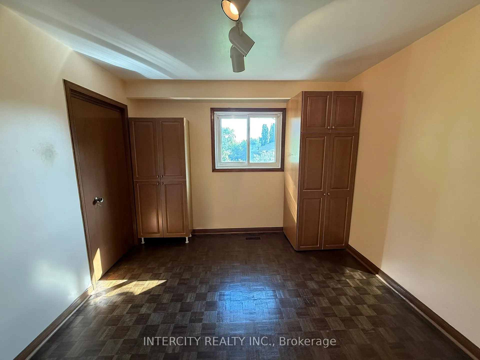 Photo 9 of 18 Glen Cameron Road, Markham, Thornhill — HOMEH