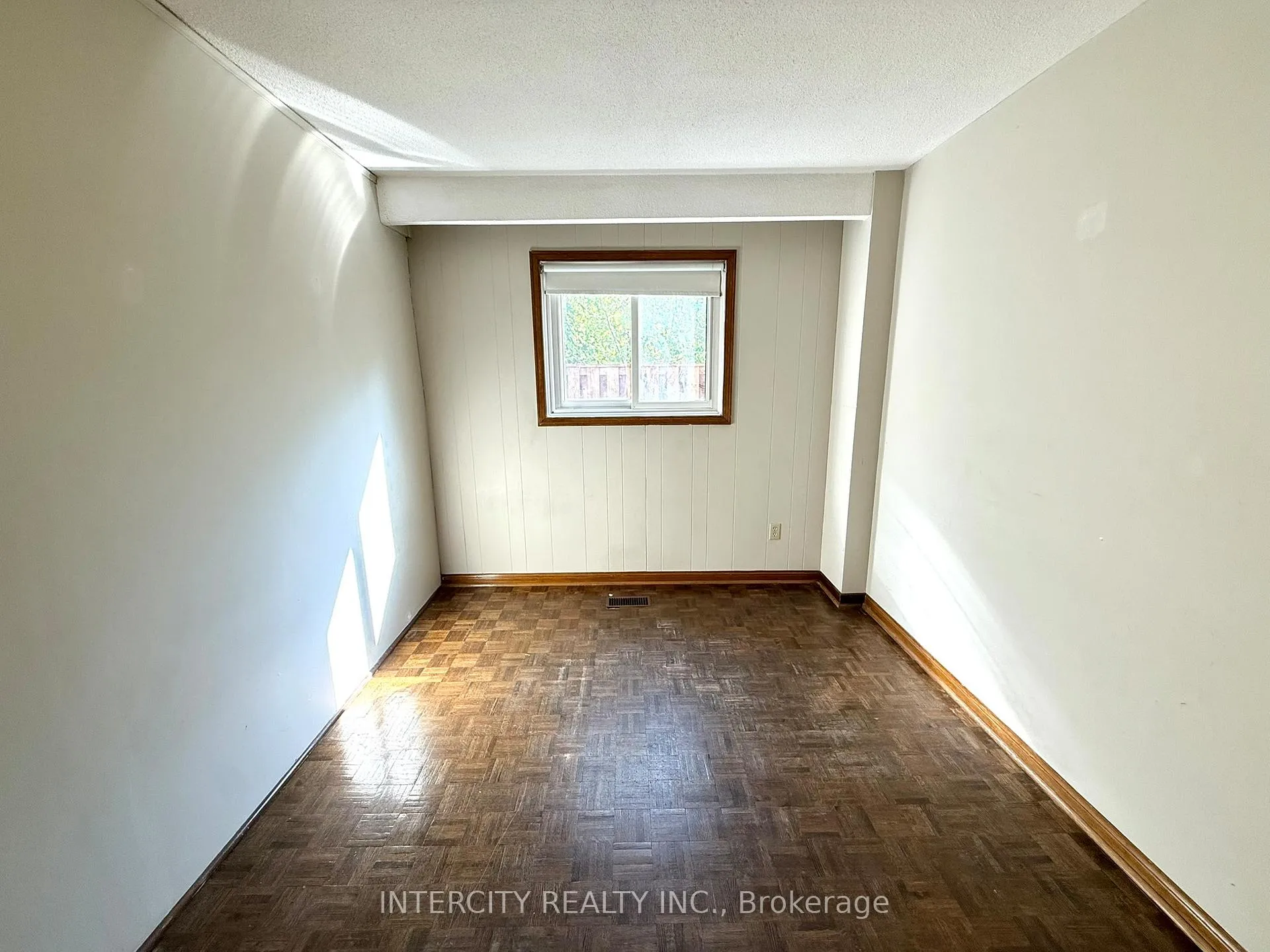 Photo 19 of 18 Glen Cameron Road, Markham, Thornhill — HOMEH