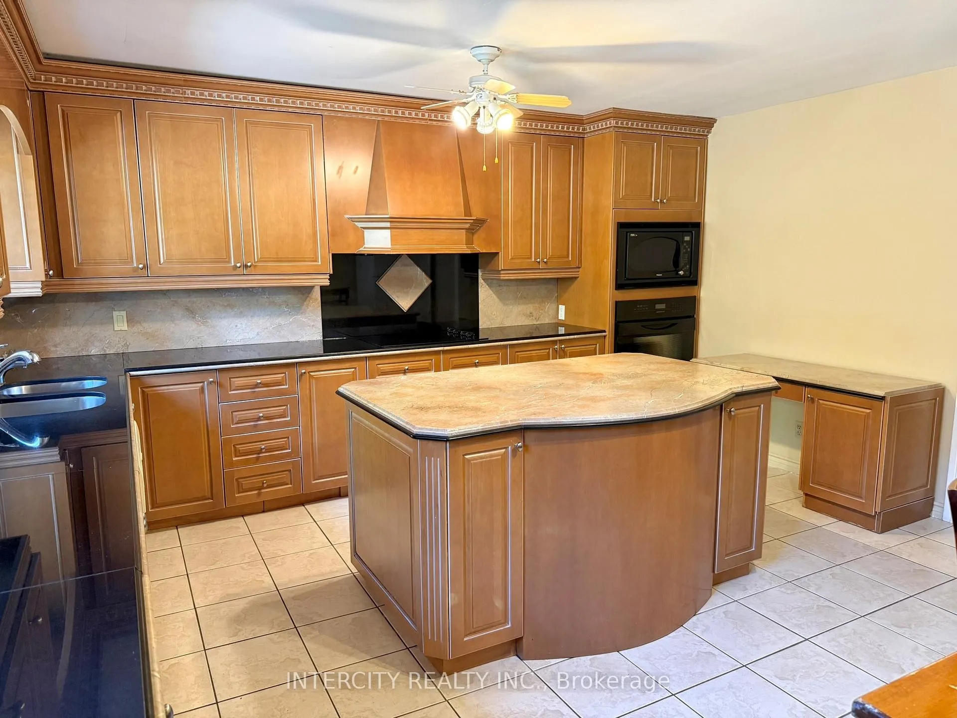Photo 28 of 18 Glen Cameron Road, Markham, Thornhill — HOMEH