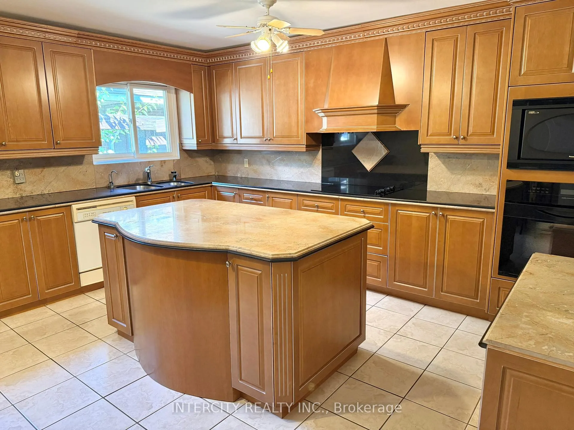 Photo 29 of 18 Glen Cameron Road, Markham, Thornhill — HOMEH