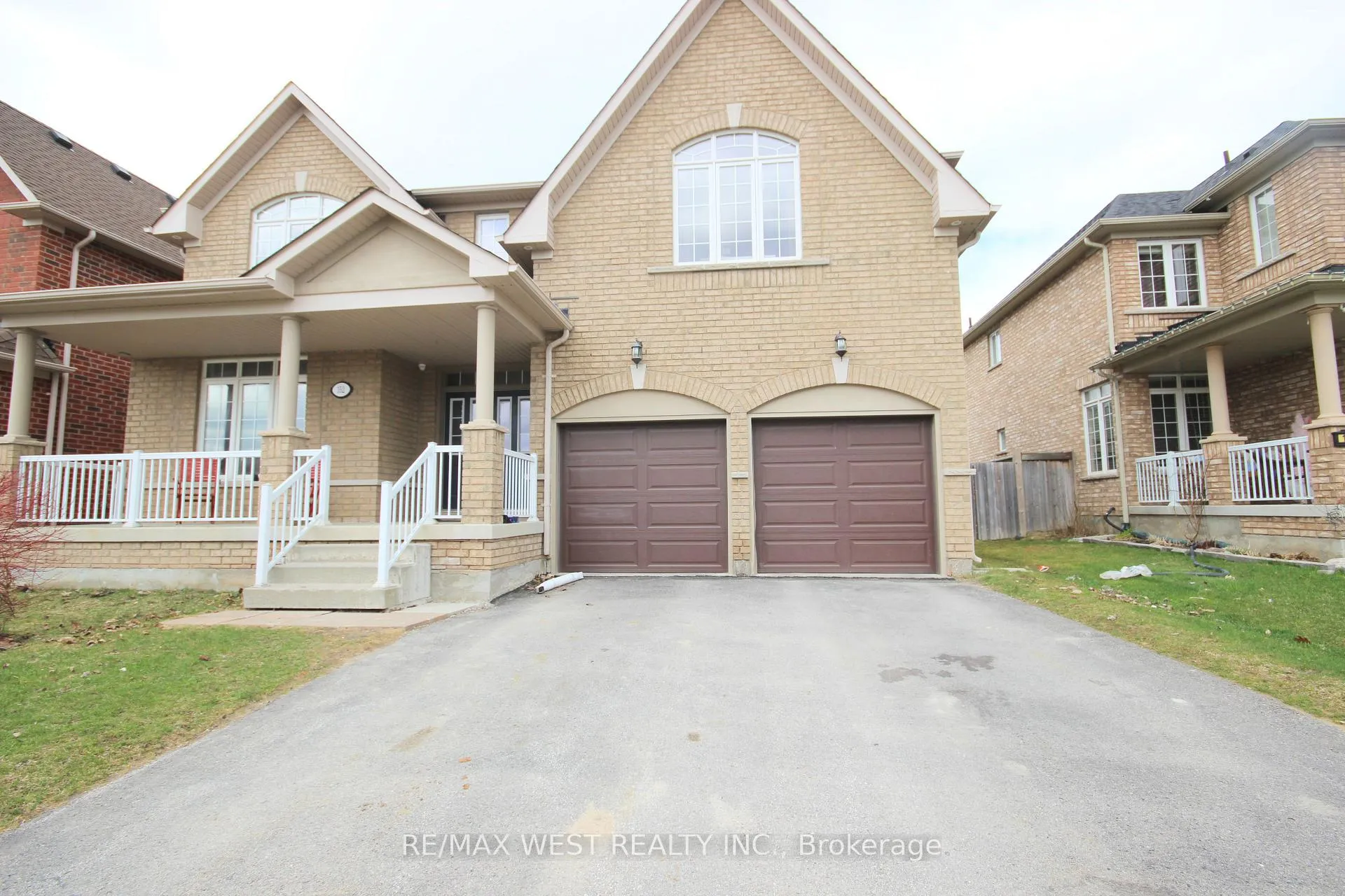 Photo 2 of Unit Main, 152 The Queensway, Barrie, Innis-Shore — HOMEH
