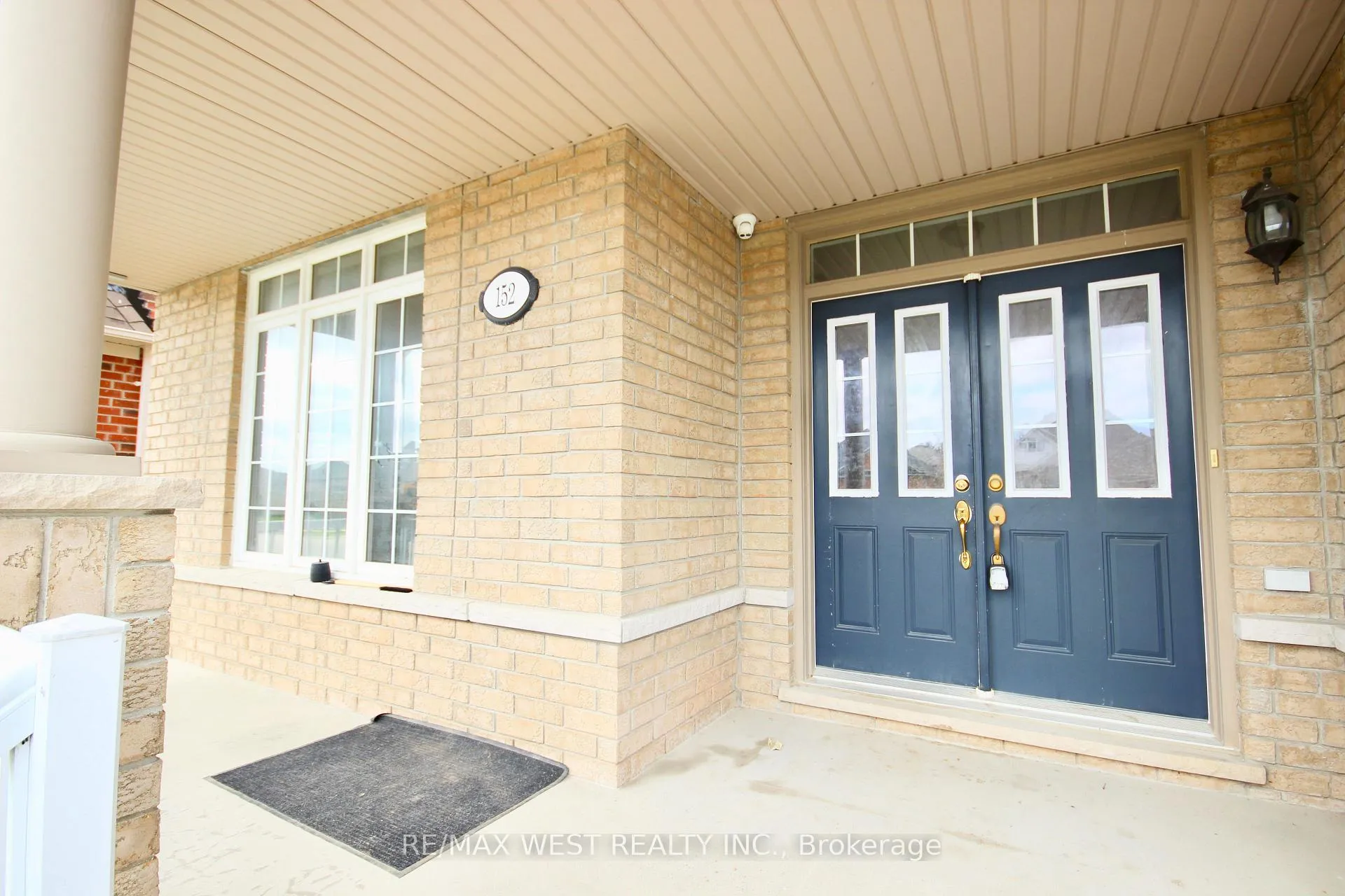 Photo 3 of Unit Main, 152 The Queensway, Barrie, Innis-Shore — HOMEH