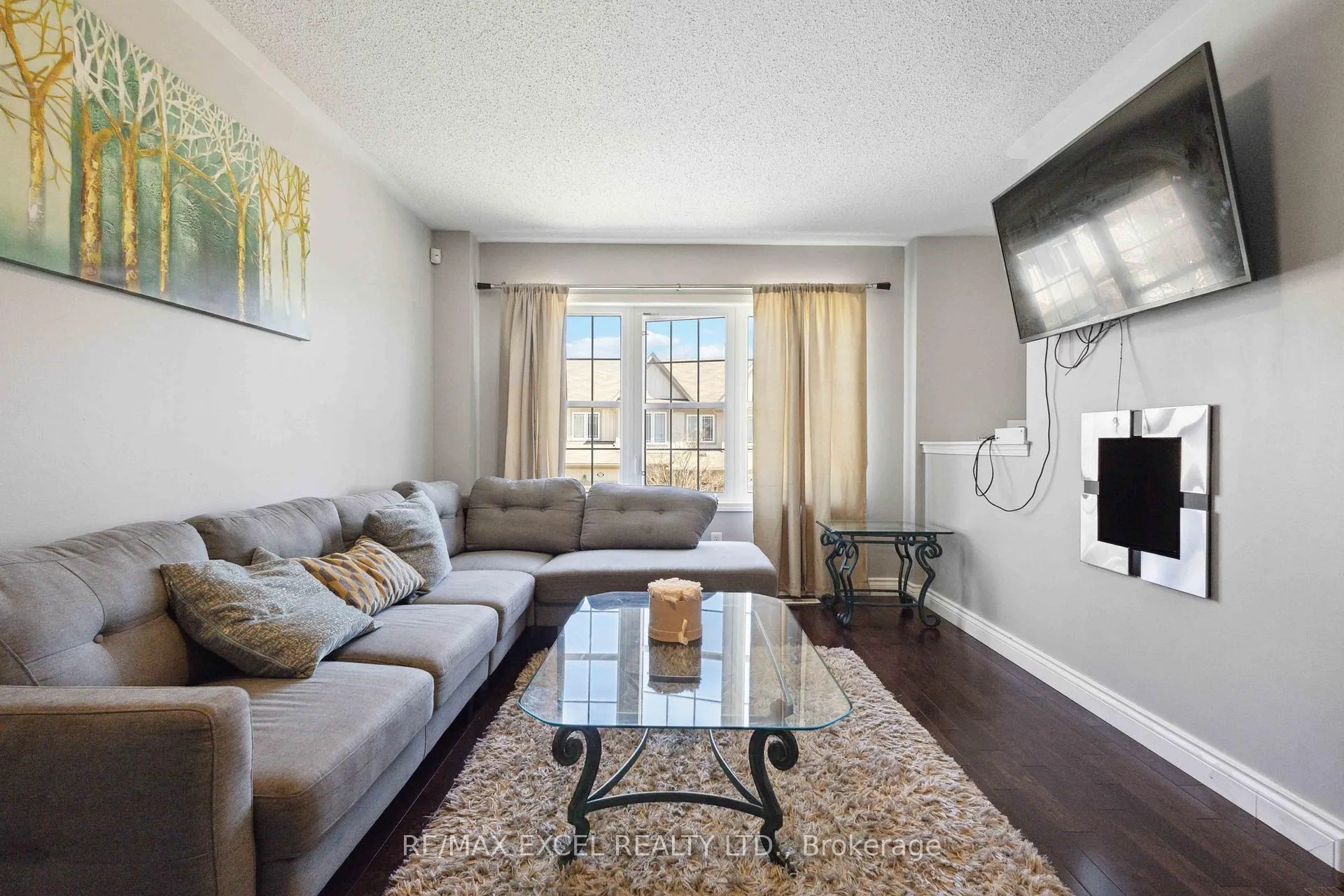 Photo 9 of 26 Farmstead Drive, Clarington, Bowmanville — HOMEH