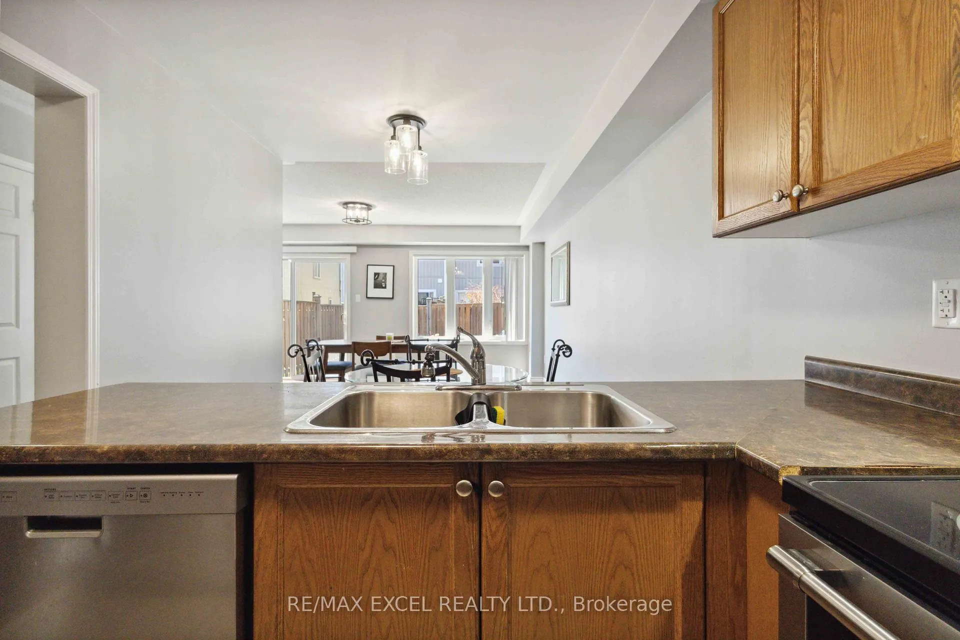 Photo 13 of 26 Farmstead Drive, Clarington, Bowmanville — HOMEH