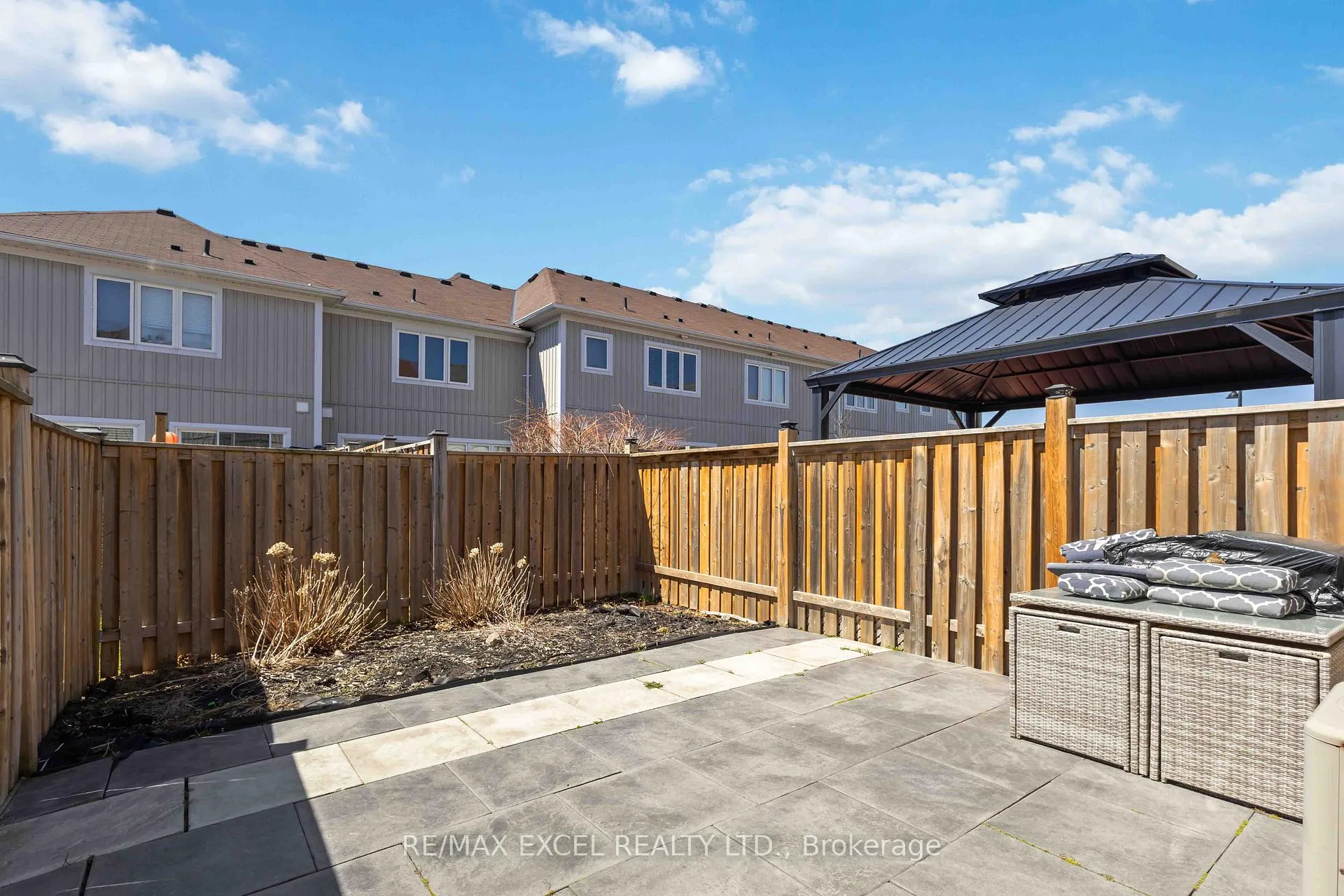 Photo 29 of 26 Farmstead Drive, Clarington, Bowmanville — HOMEH