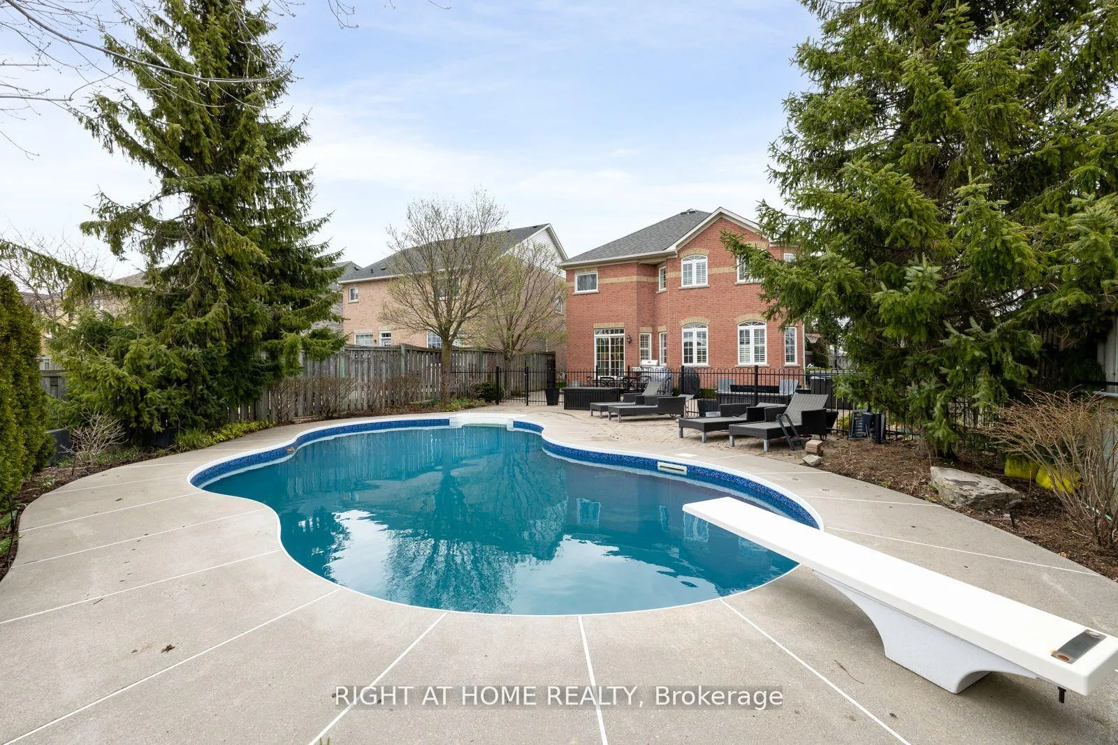 Photo 33 of 2 Mackey Drive, Whitby, Lynde Creek — HOMEH