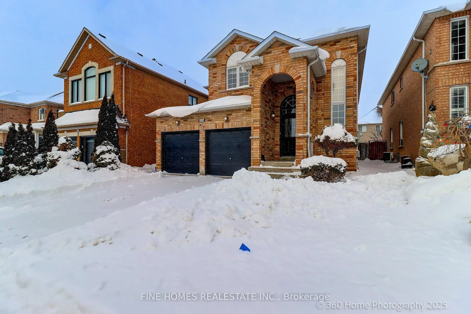 Photo 2 of Unit Upper, 304 drummond Drive, Vaughan, Maple — HOMEH