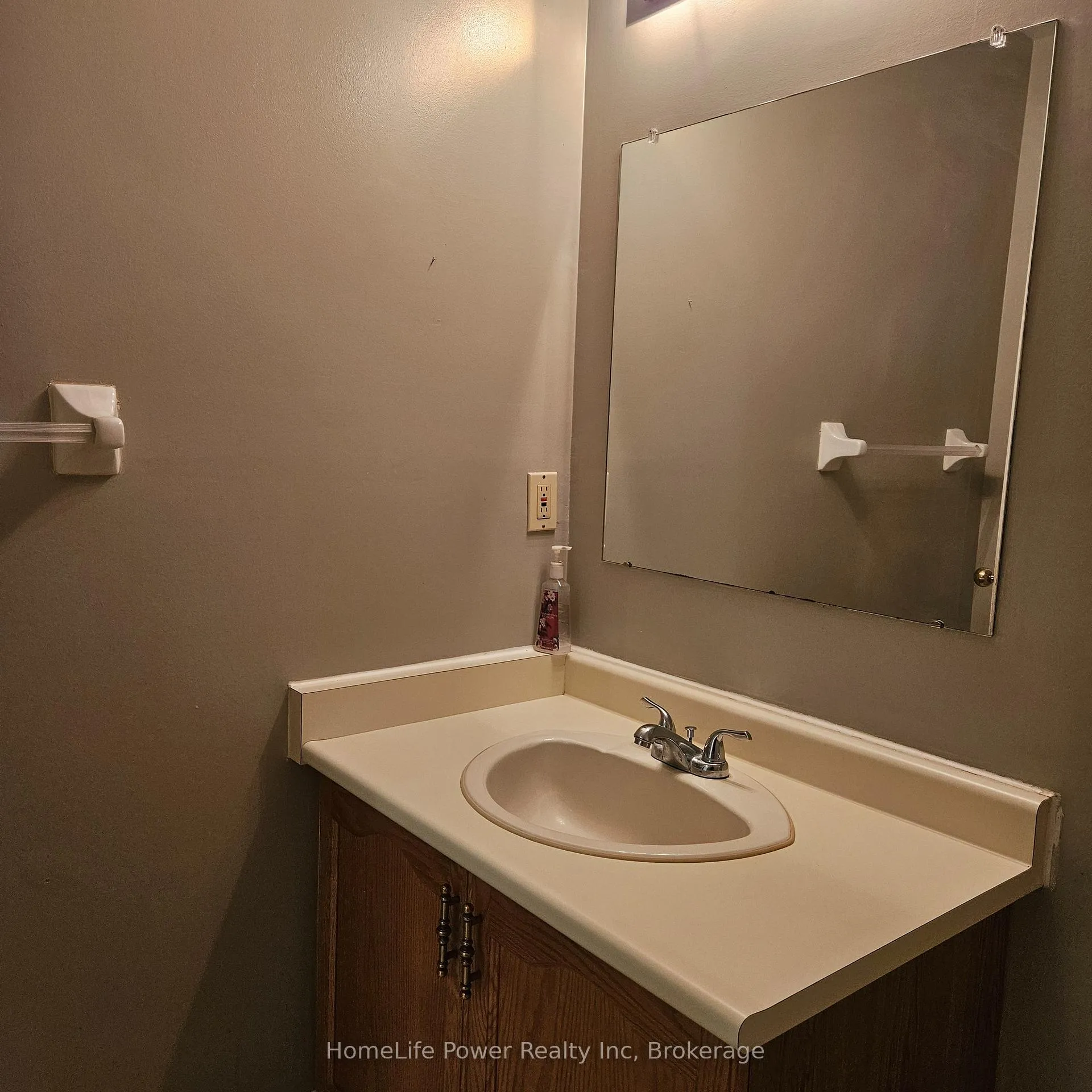 Photo 16 of 115 Cranston Avenue, Cambridge — HOMEH
