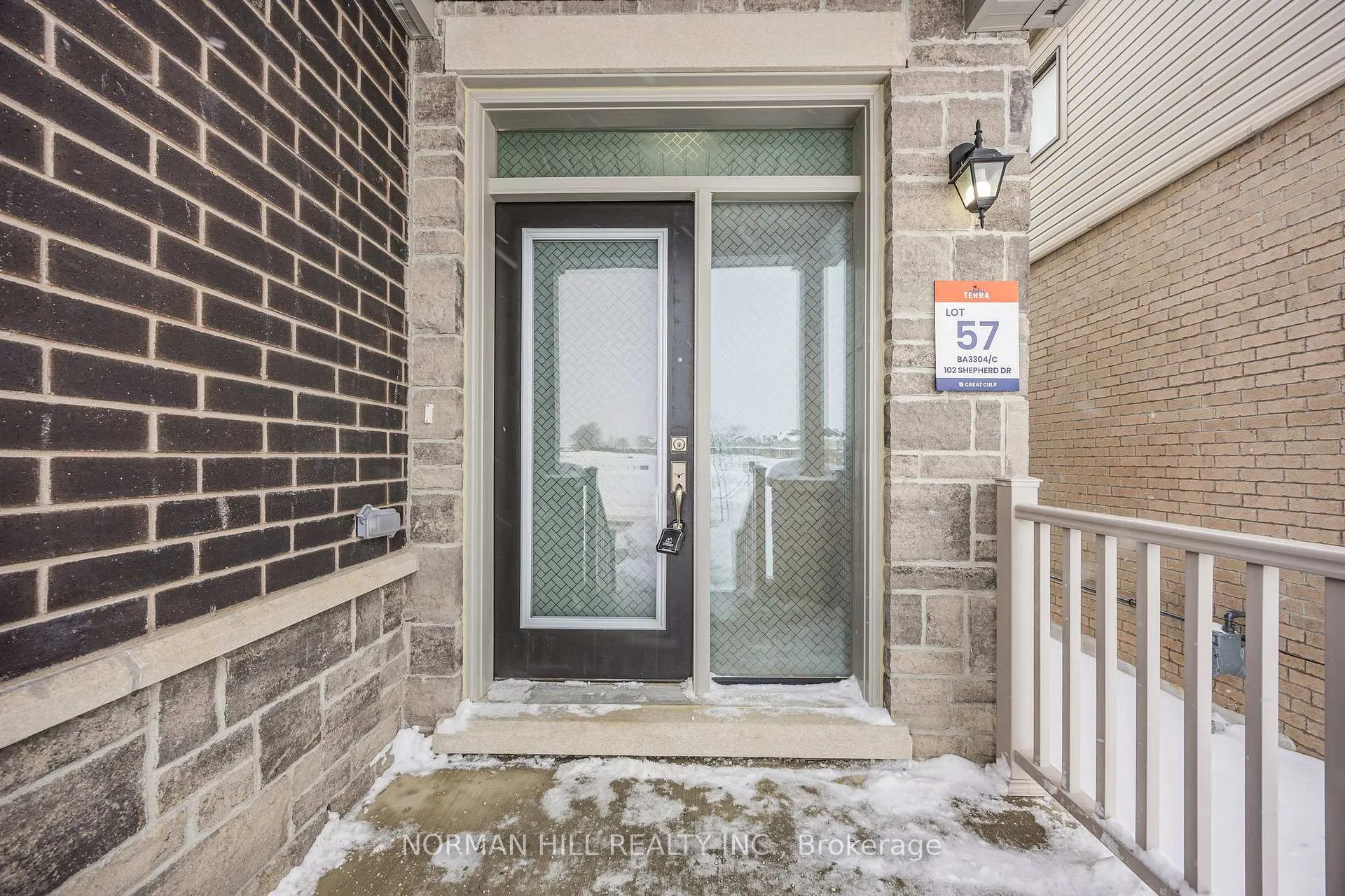 Photo 3 of 102 Shepherd Drive, Barrie, Painswick South — HOMEH