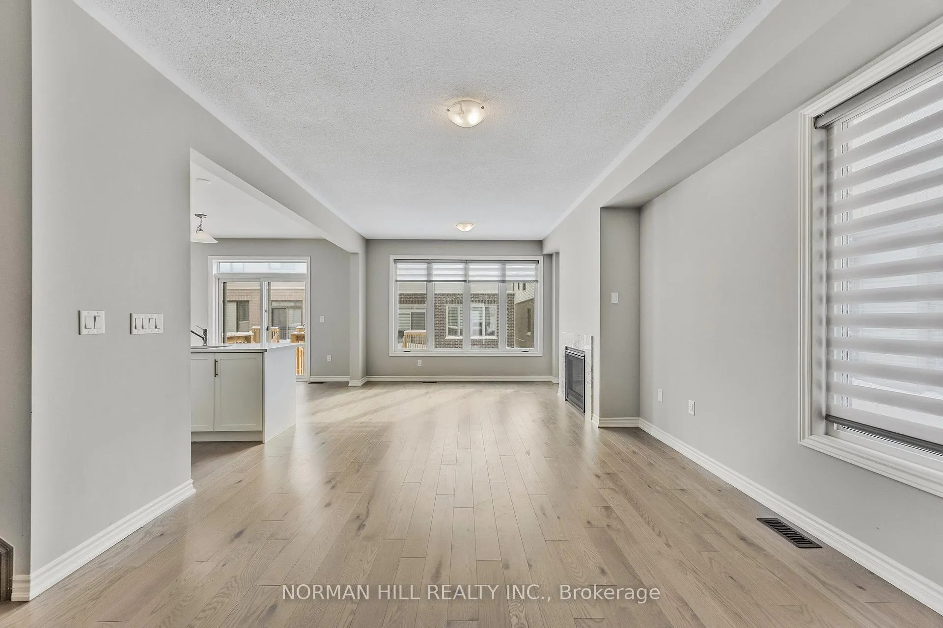 Photo 6 of 102 Shepherd Drive, Barrie, Painswick South — HOMEH