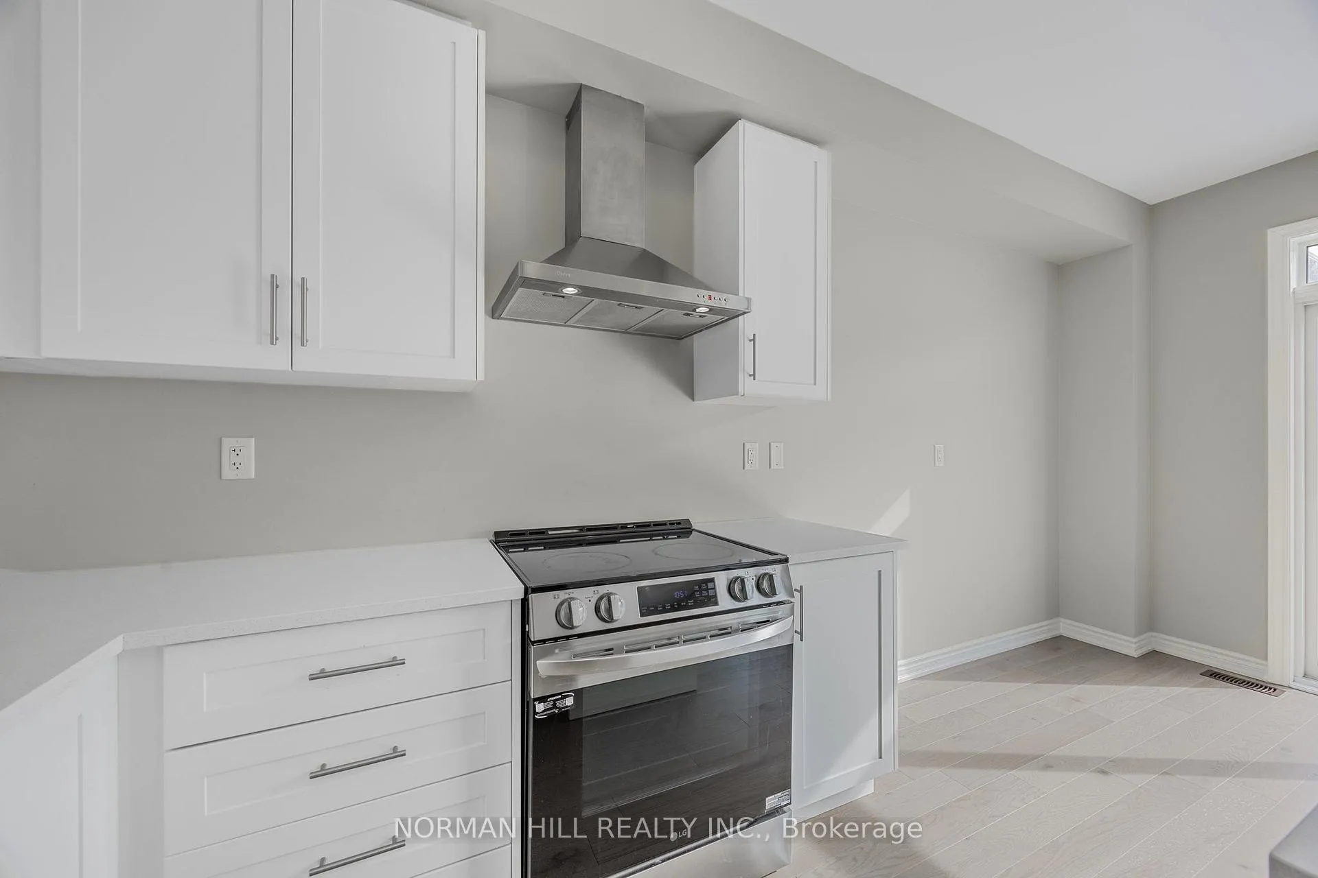 Photo 20 of 102 Shepherd Drive, Barrie, Painswick South — HOMEH