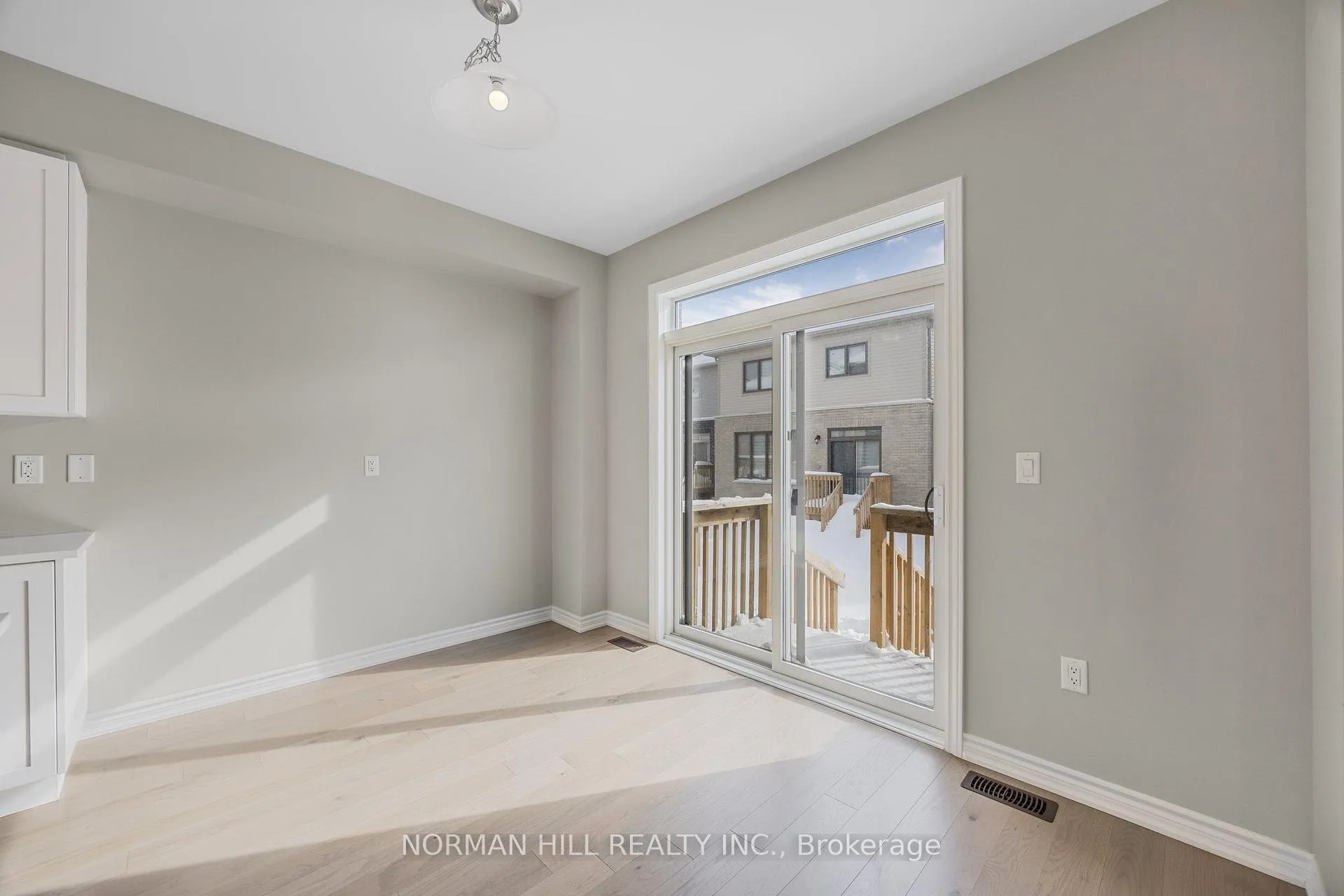 Photo 24 of 102 Shepherd Drive, Barrie, Painswick South — HOMEH