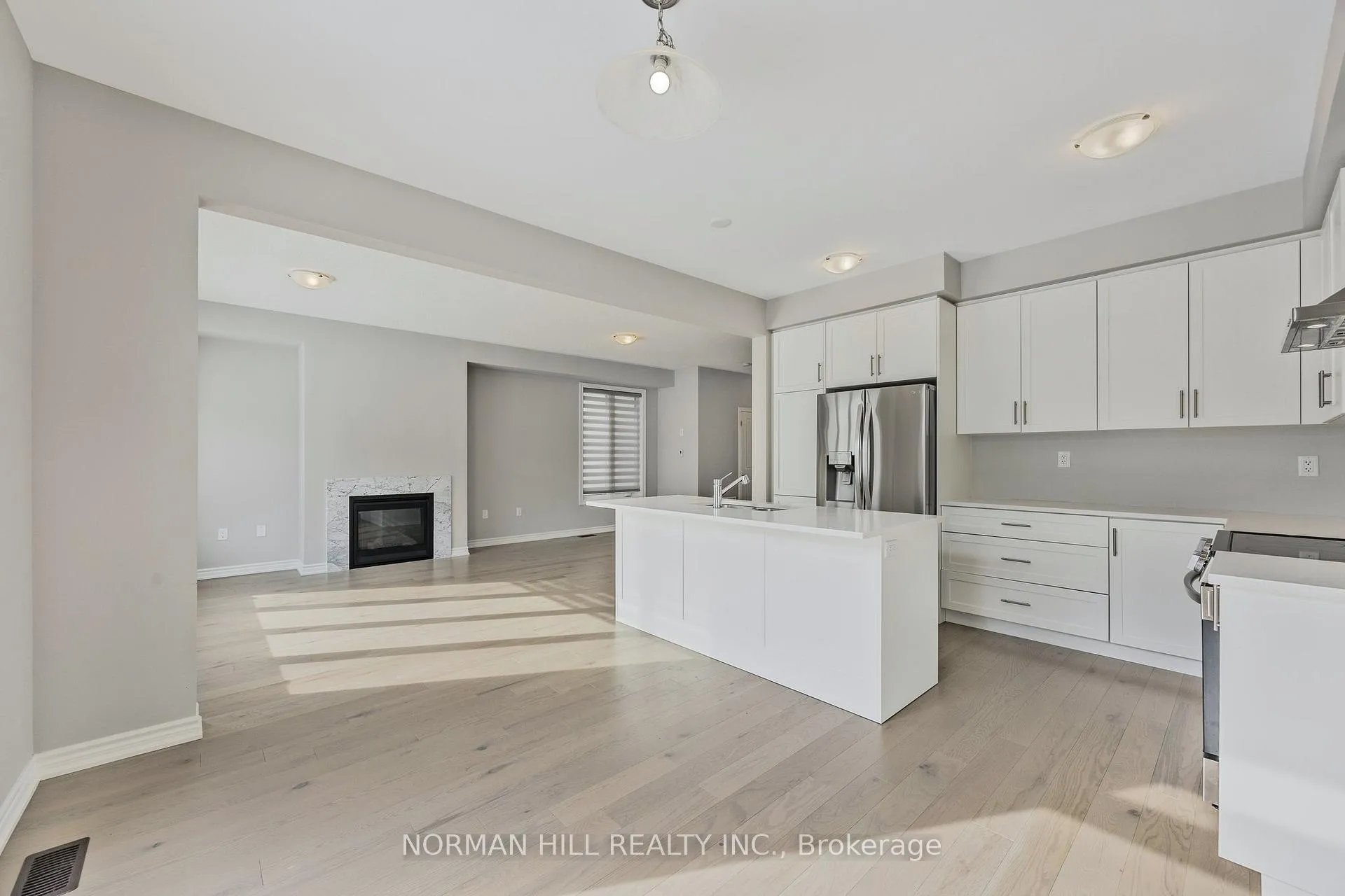 Photo 27 of 102 Shepherd Drive, Barrie, Painswick South — HOMEH