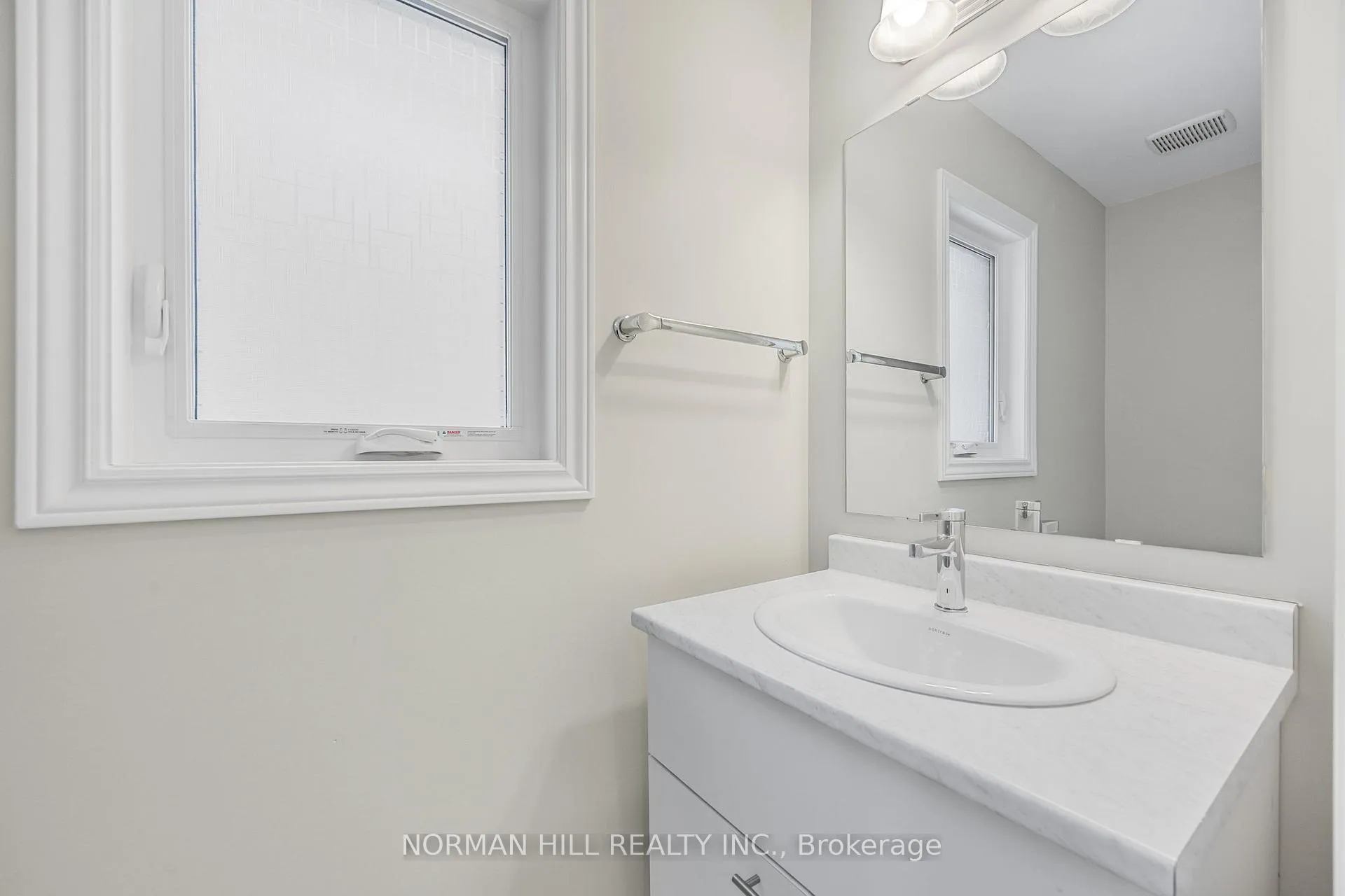 Photo 28 of 102 Shepherd Drive, Barrie, Painswick South — HOMEH
