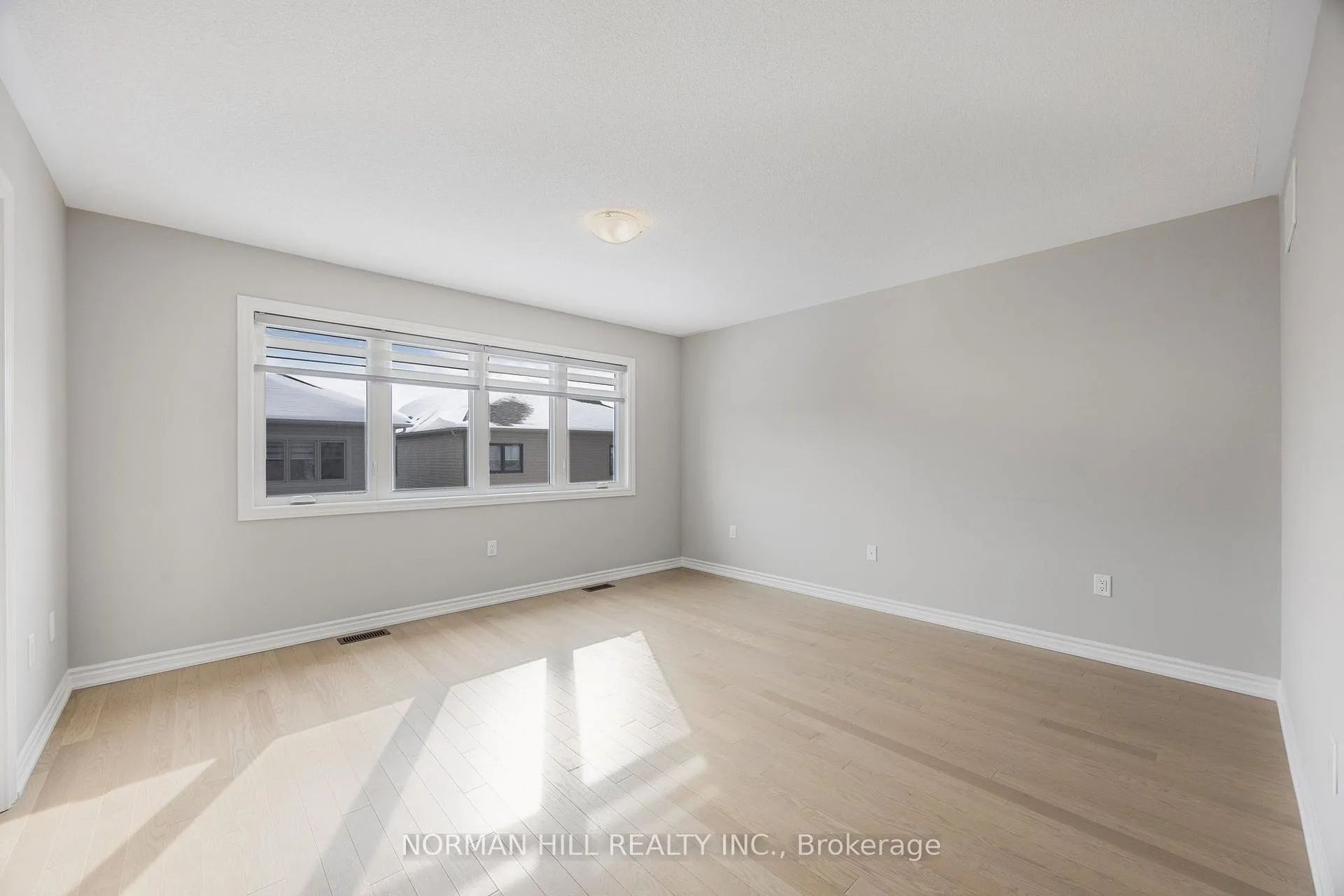 Photo 29 of 102 Shepherd Drive, Barrie, Painswick South — HOMEH