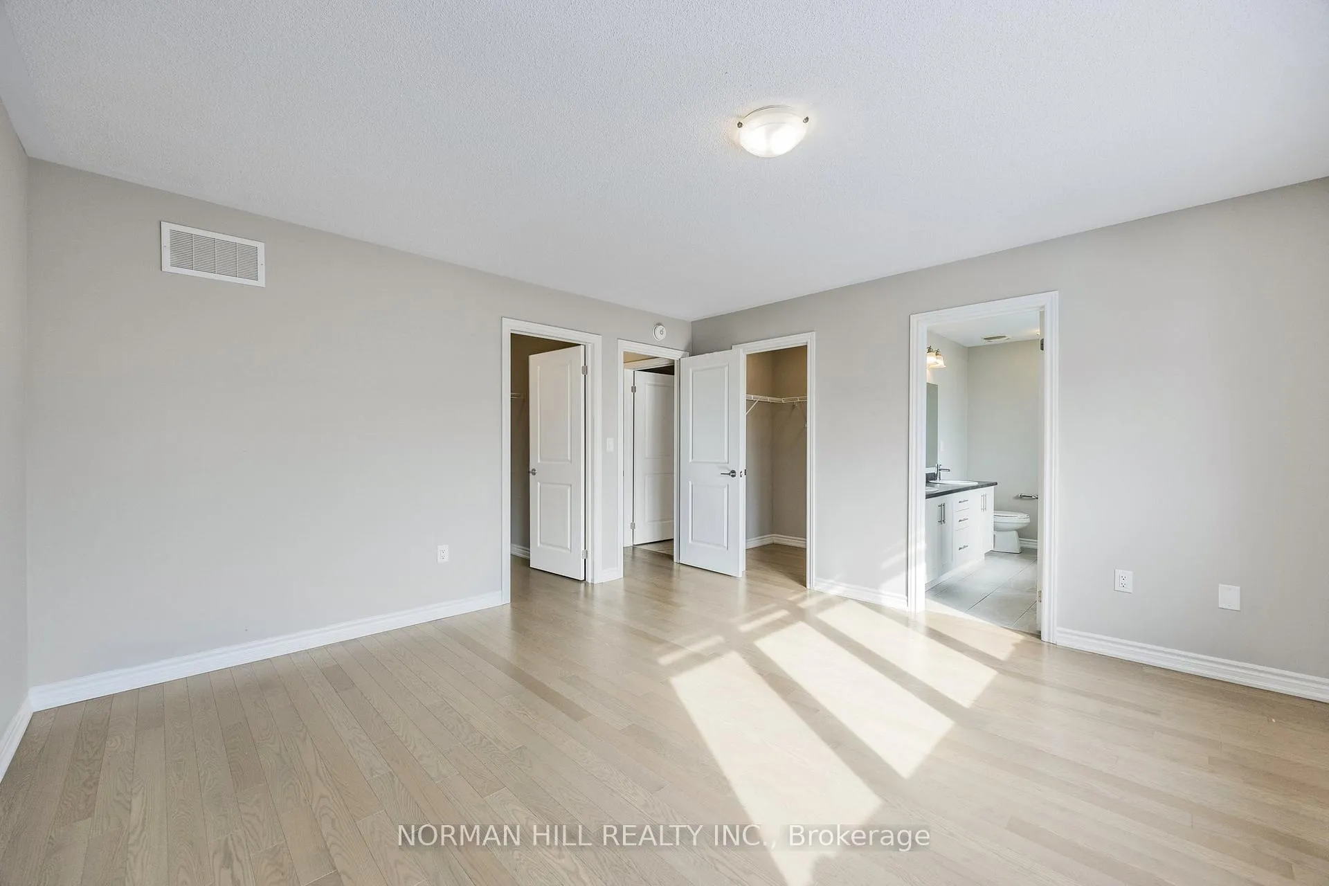 Photo 31 of 102 Shepherd Drive, Barrie, Painswick South — HOMEH