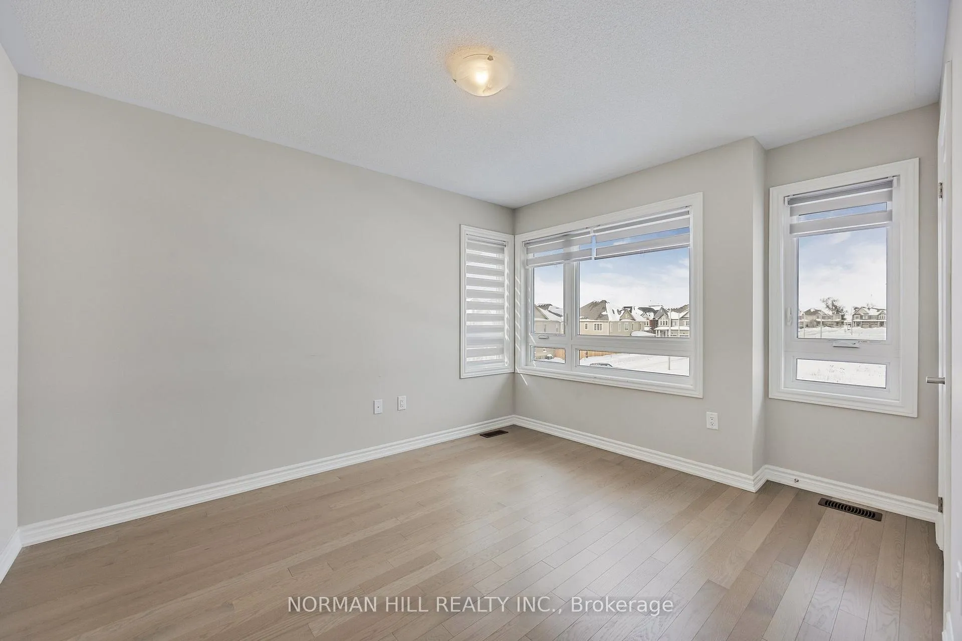 Photo 36 of 102 Shepherd Drive, Barrie, Painswick South — HOMEH