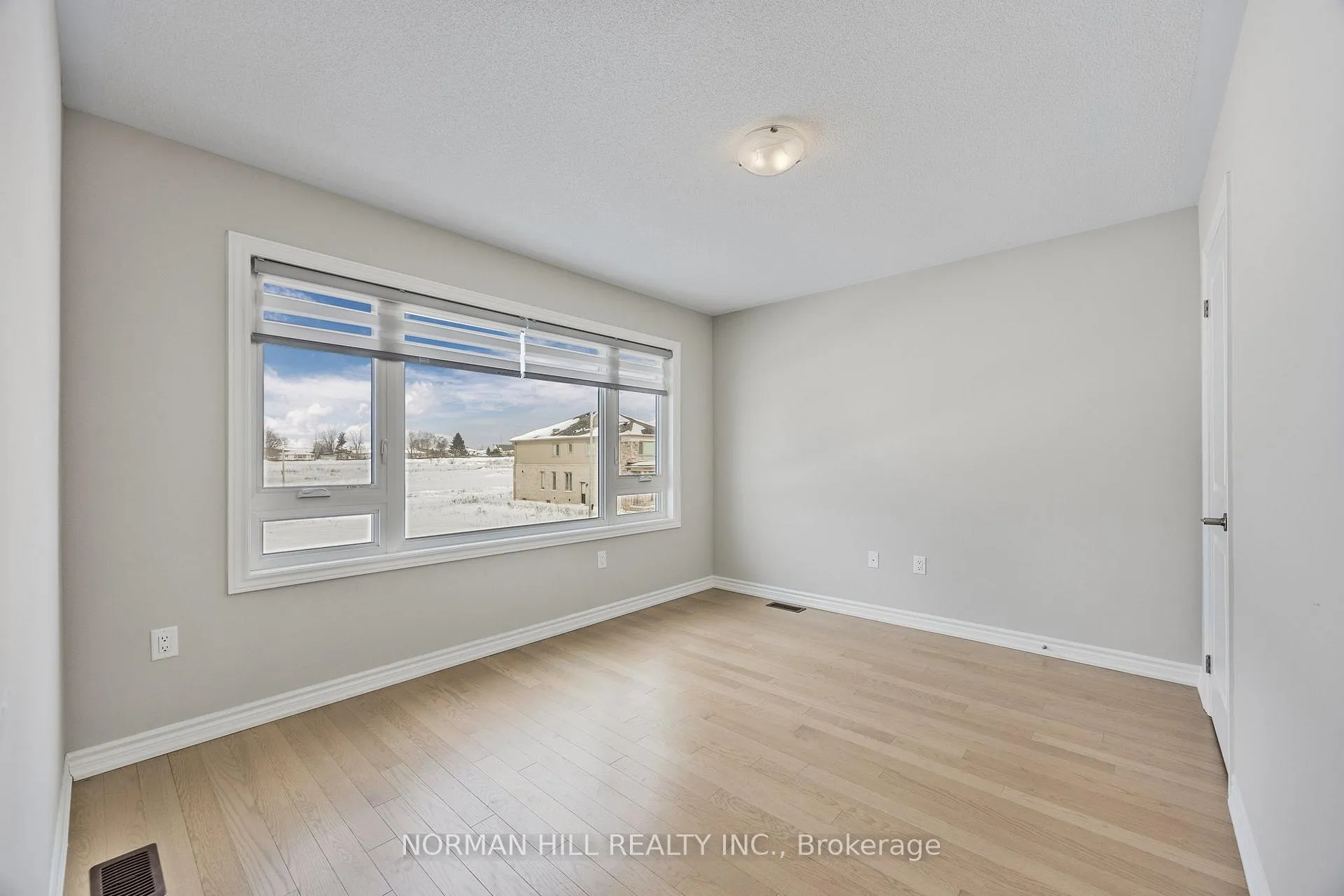 Photo 38 of 102 Shepherd Drive, Barrie, Painswick South — HOMEH