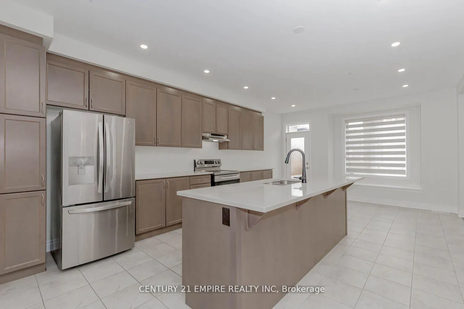Photo 5 of Unit Main, 90 Eberly Woods Drive, Caledon, Rural Caledon — HOMEH