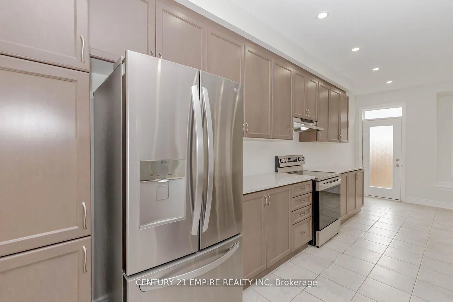 Photo 7 of Unit Main, 90 Eberly Woods Drive, Caledon, Rural Caledon — HOMEH