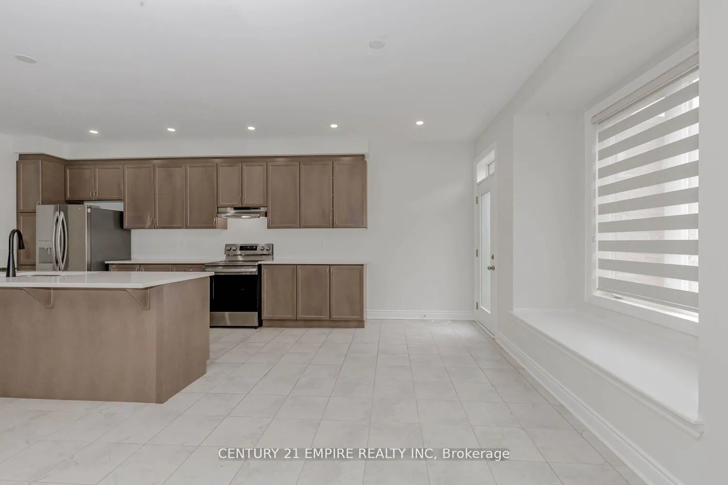 Photo 8 of Unit Main, 90 Eberly Woods Drive, Caledon, Rural Caledon — HOMEH