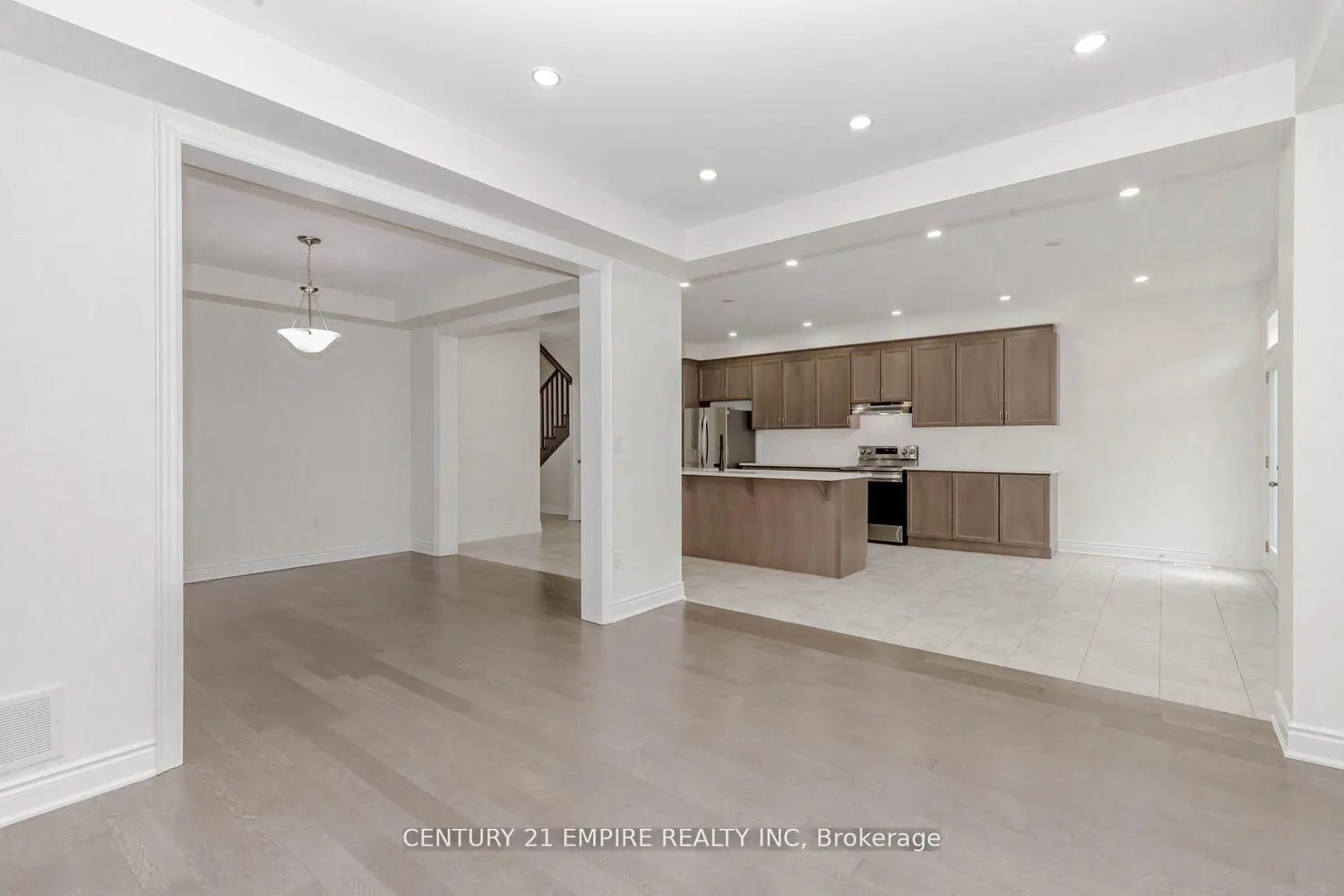 Photo 11 of Unit Main, 90 Eberly Woods Drive, Caledon, Rural Caledon — HOMEH