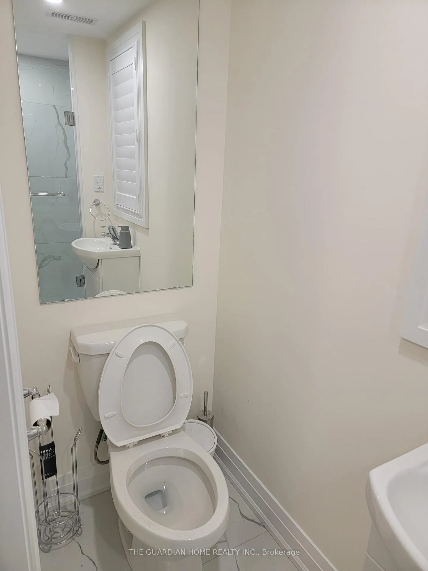 Photo 4 of 192 Bralorne Trail, Pickering, Amberlea — HOMEH