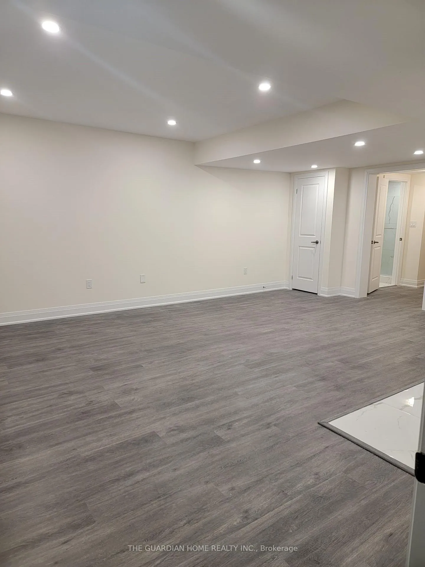 Photo 5 of 192 Bralorne Trail, Pickering, Amberlea — HOMEH