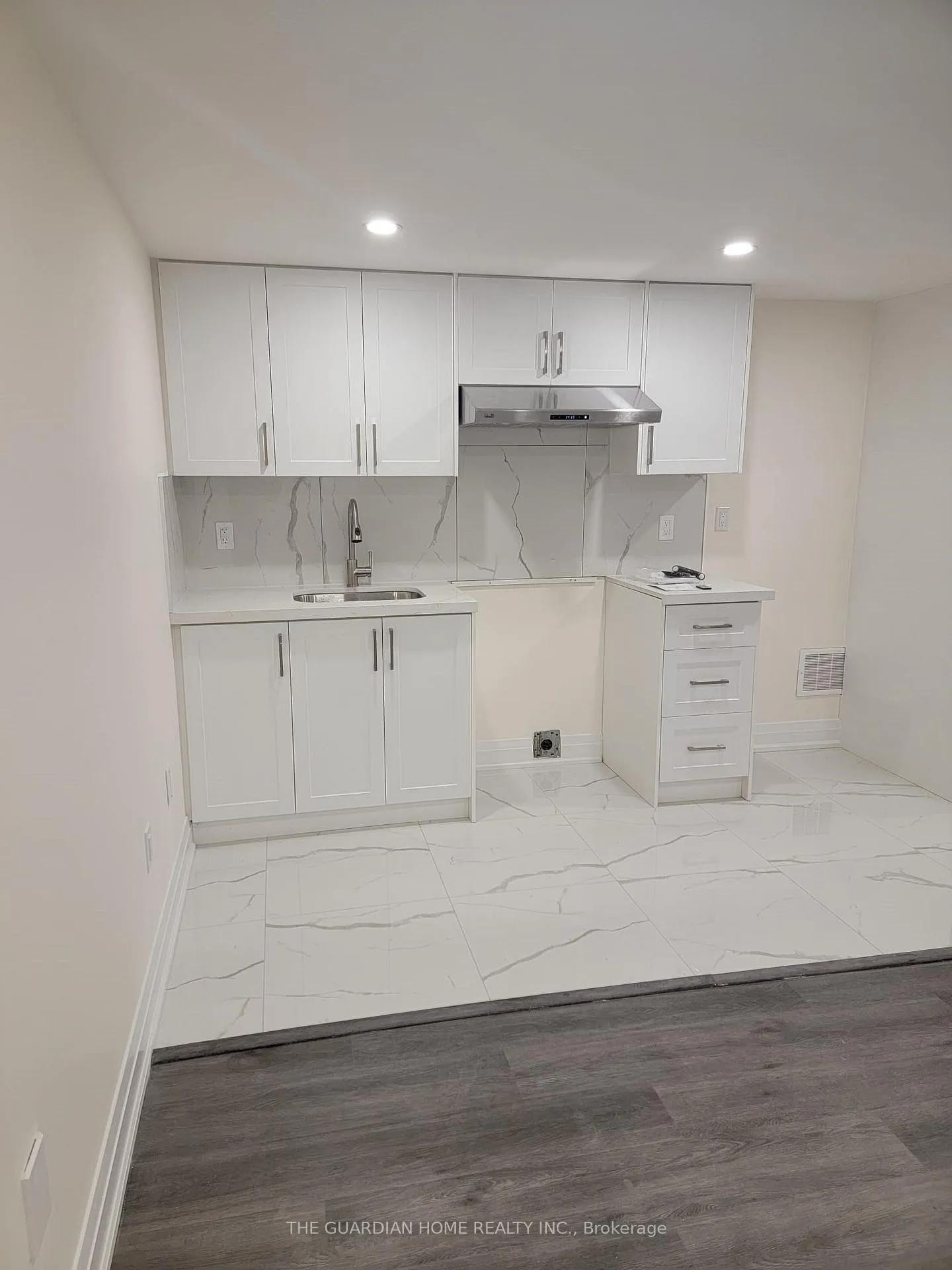 Photo 7 of 192 Bralorne Trail, Pickering, Amberlea — HOMEH