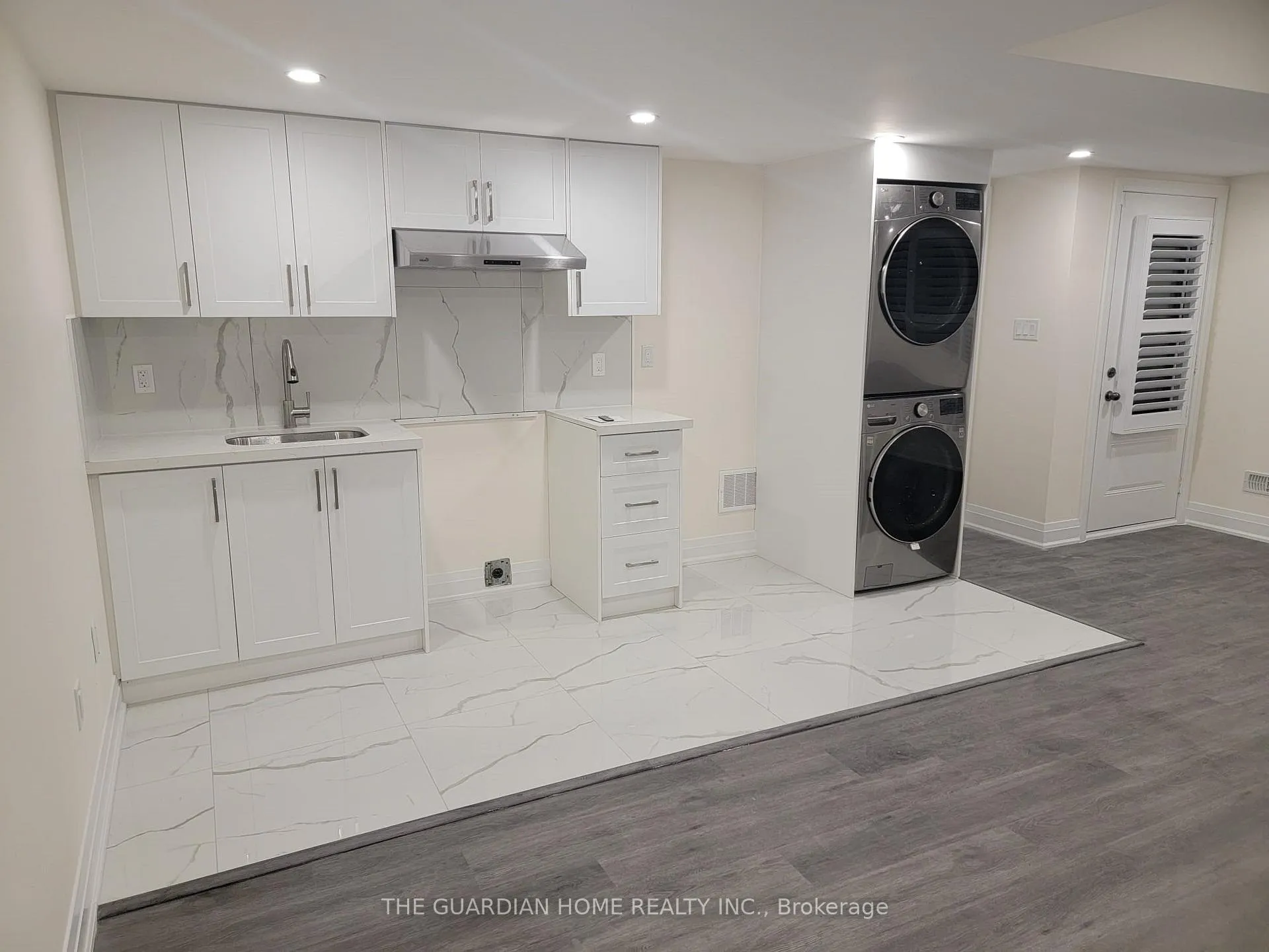 Photo 8 of 192 Bralorne Trail, Pickering, Amberlea — HOMEH