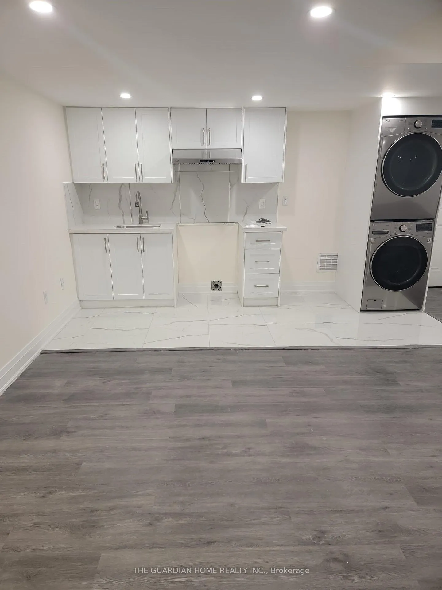 Photo 9 of 192 Bralorne Trail, Pickering, Amberlea — HOMEH