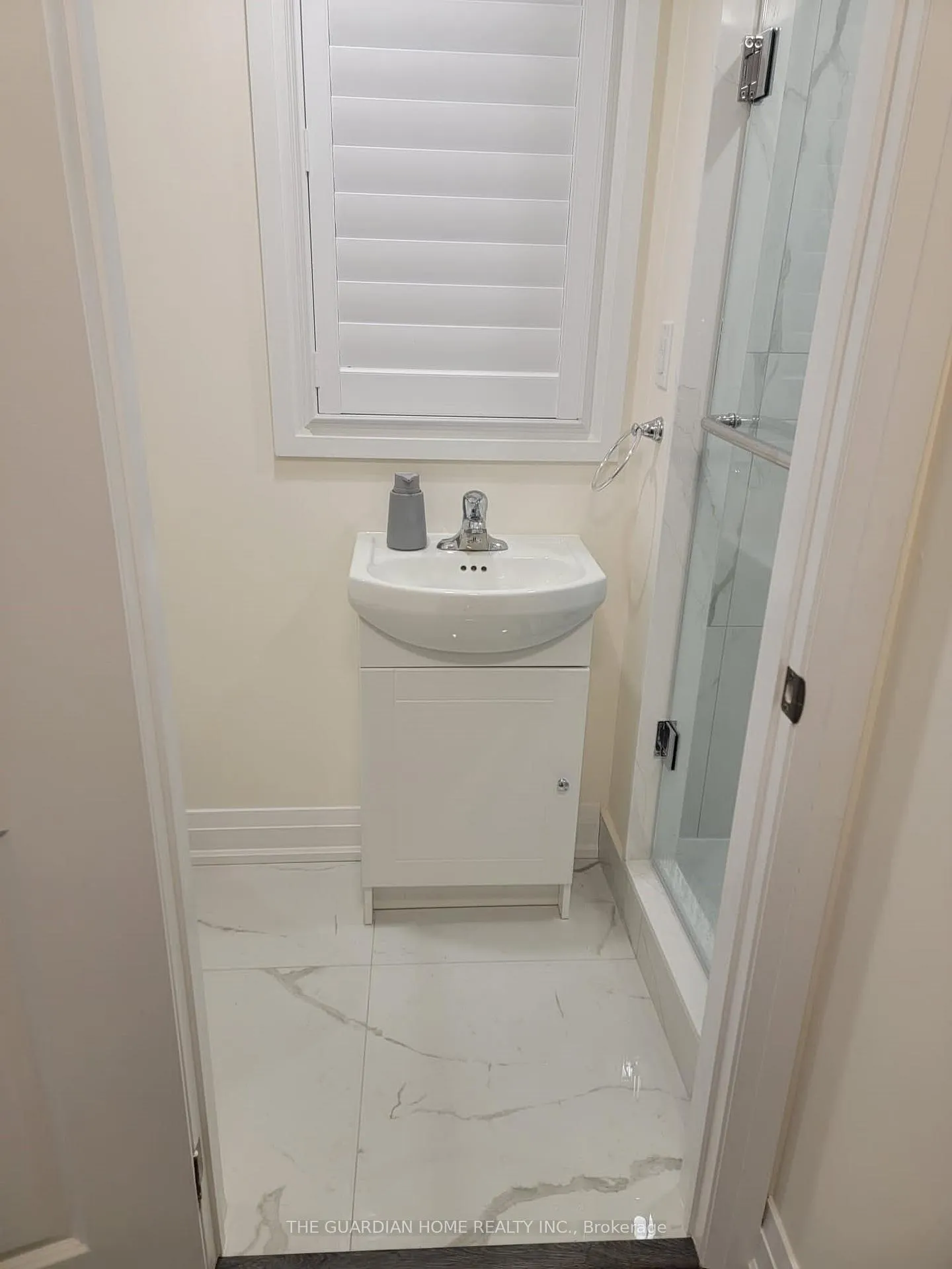Photo 10 of 192 Bralorne Trail, Pickering, Amberlea — HOMEH