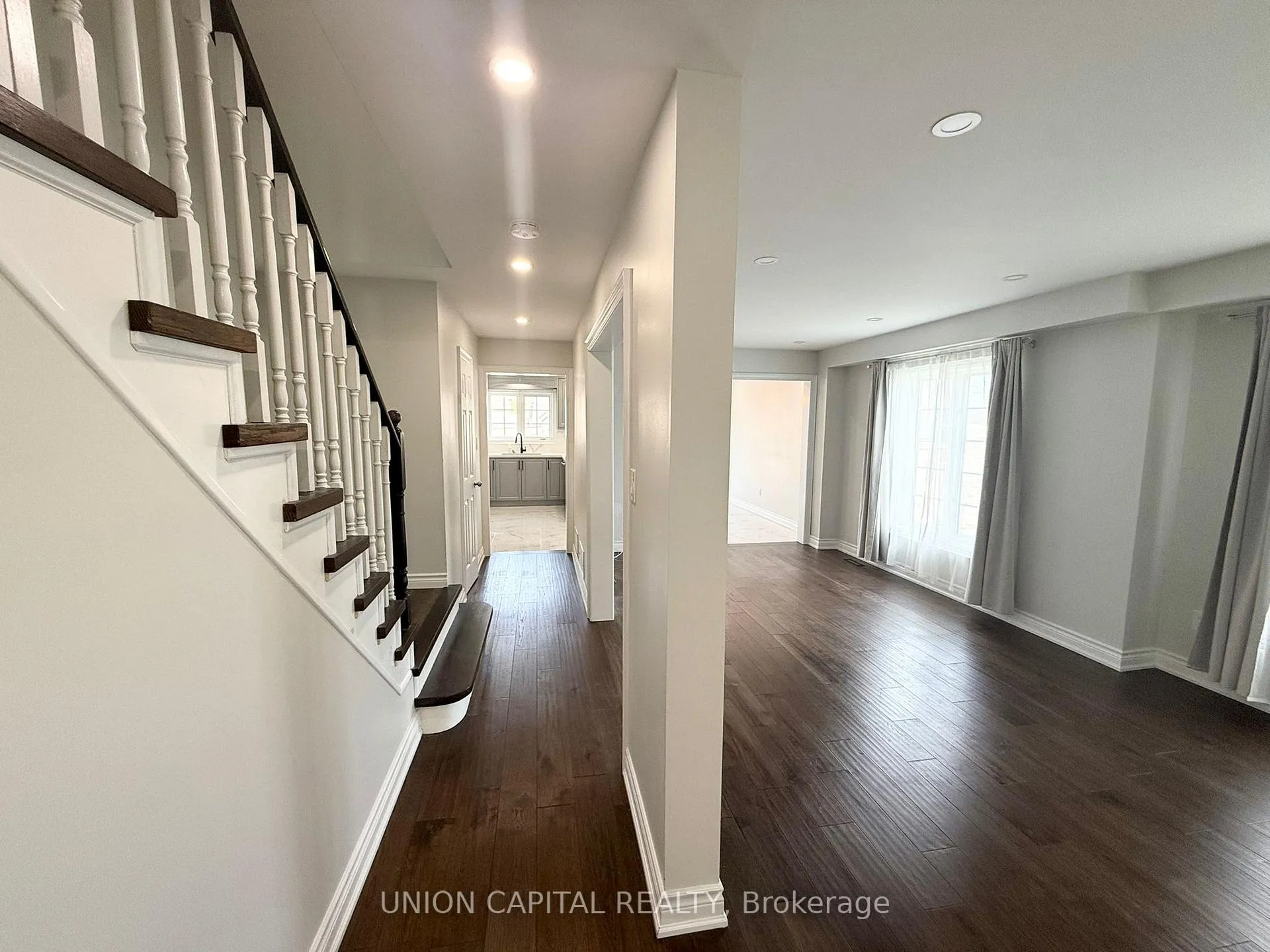 Photo 4 of 93 Ferncliffe Crescent, Markham, Cedarwood — HOMEH