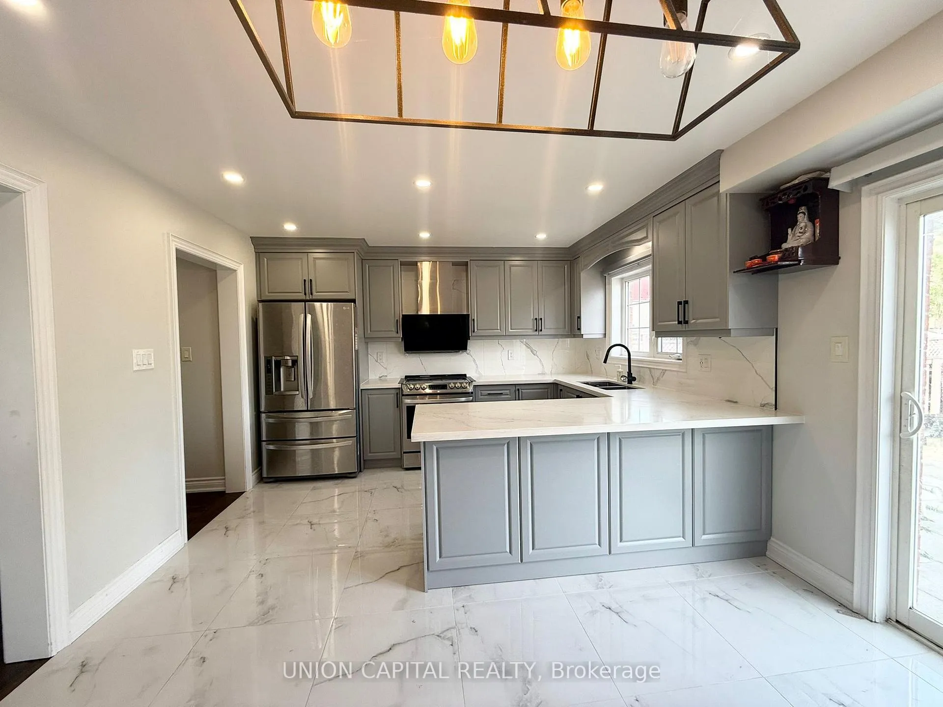 Photo 6 of 93 Ferncliffe Crescent, Markham, Cedarwood — HOMEH