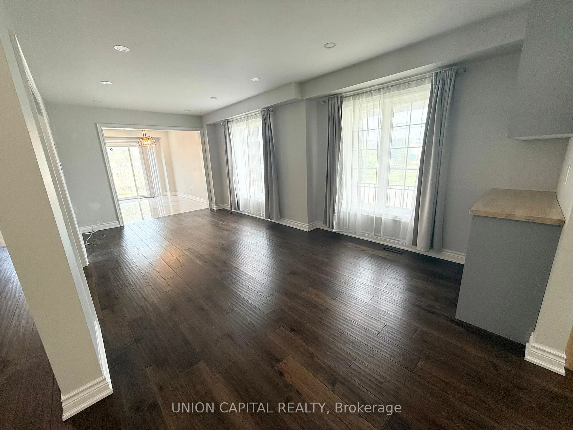 Photo 7 of 93 Ferncliffe Crescent, Markham, Cedarwood — HOMEH