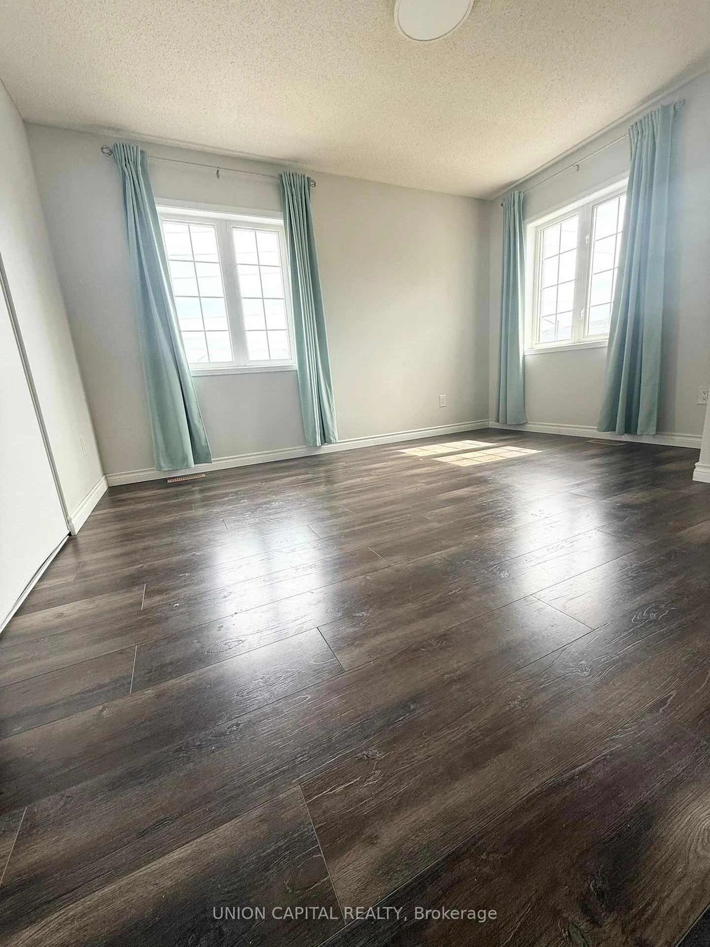 Photo 16 of 93 Ferncliffe Crescent, Markham, Cedarwood — HOMEH