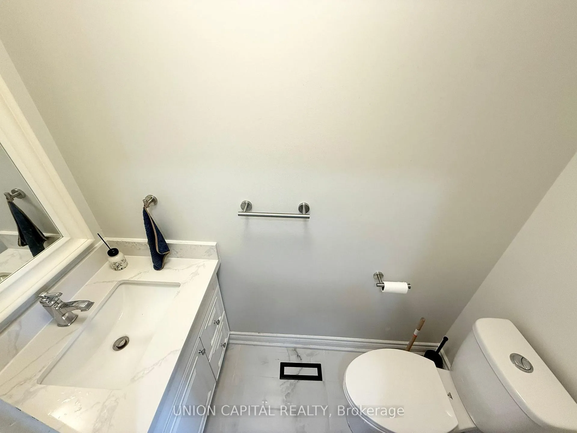 Photo 26 of 93 Ferncliffe Crescent, Markham, Cedarwood — HOMEH