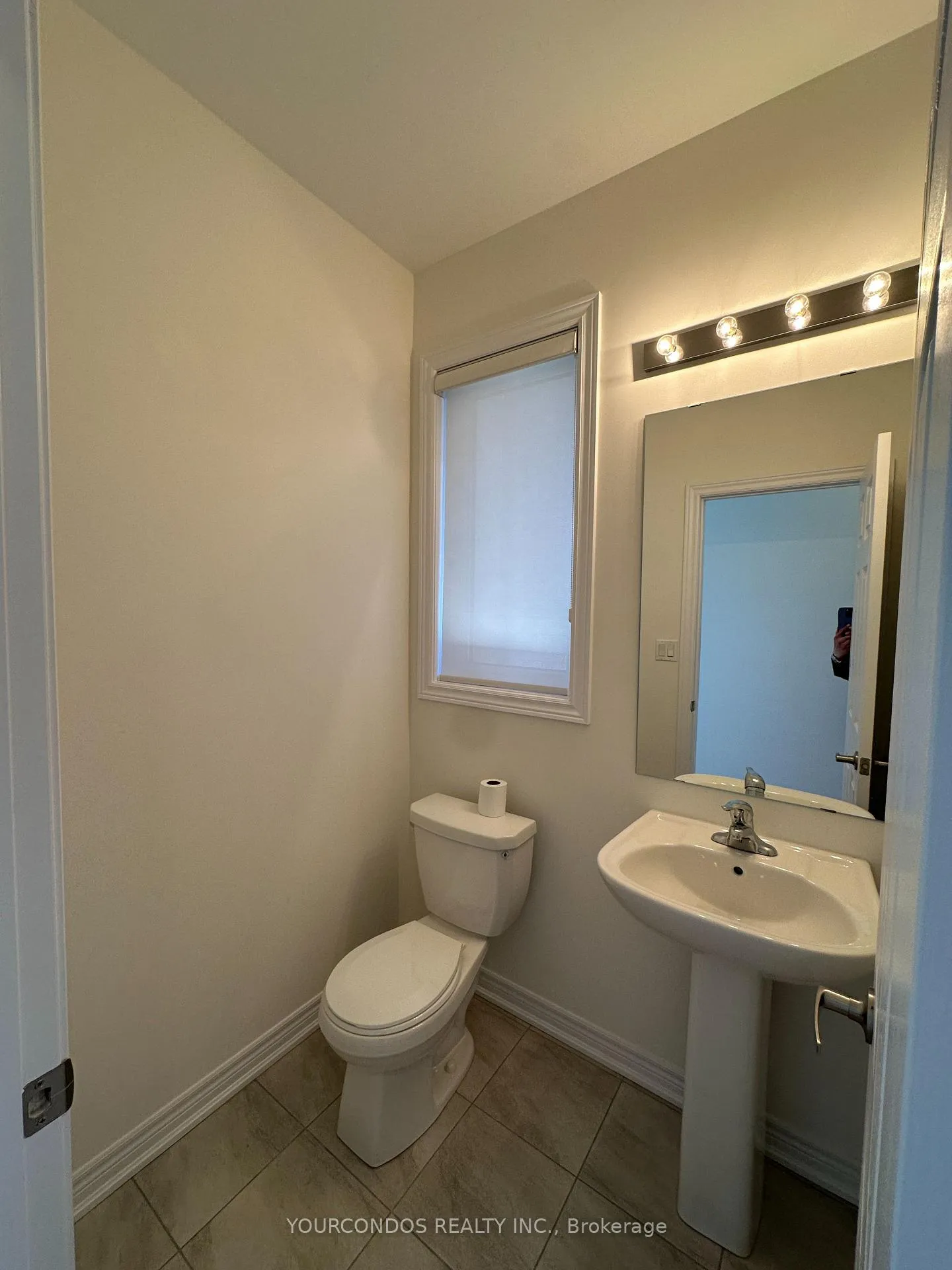 Photo 7 of 933 Elizabeth Mackenzie Drive, Pickering, Rural Pickering — HOMEH