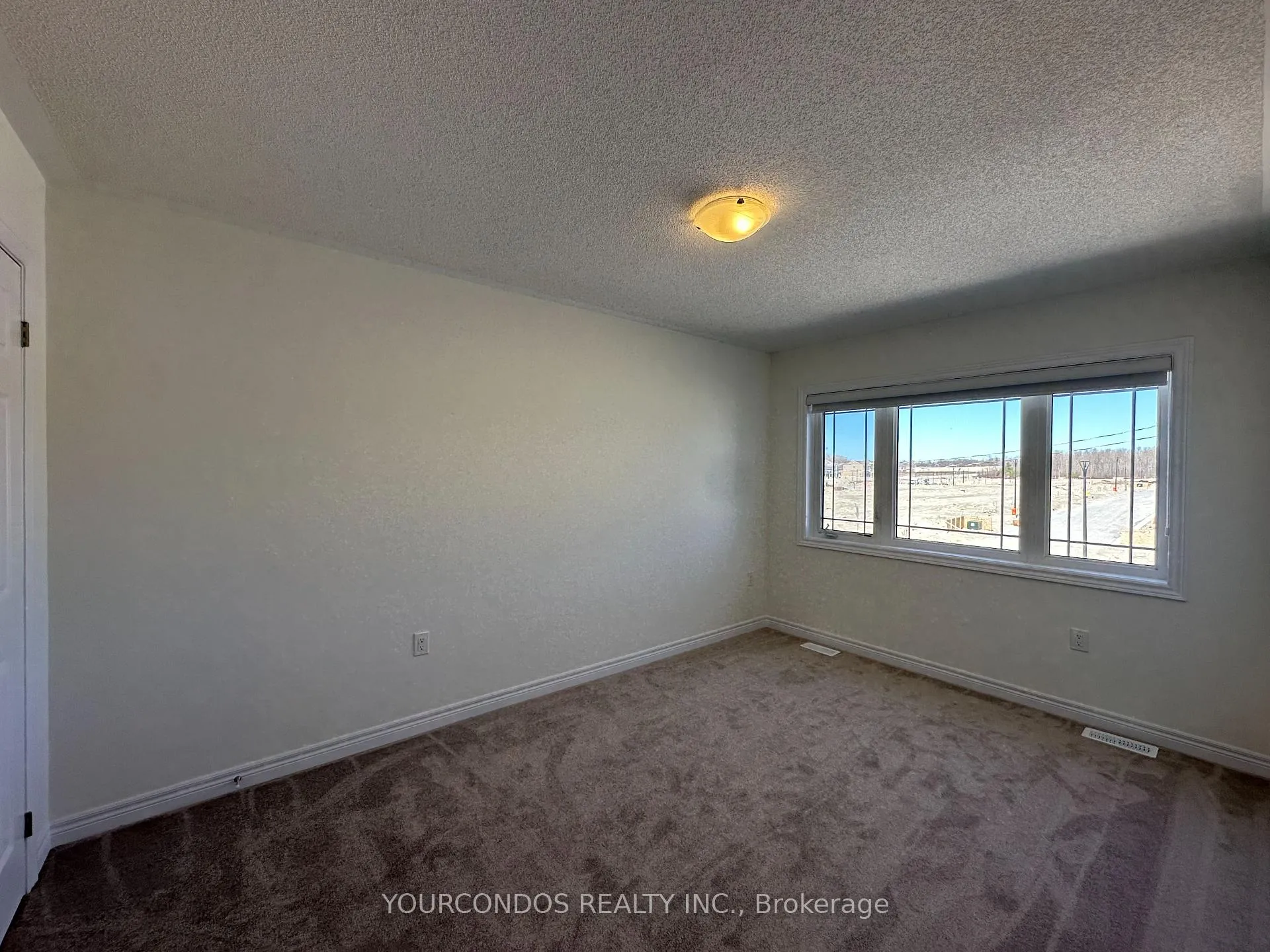 Photo 13 of 933 Elizabeth Mackenzie Drive, Pickering, Rural Pickering — HOMEH