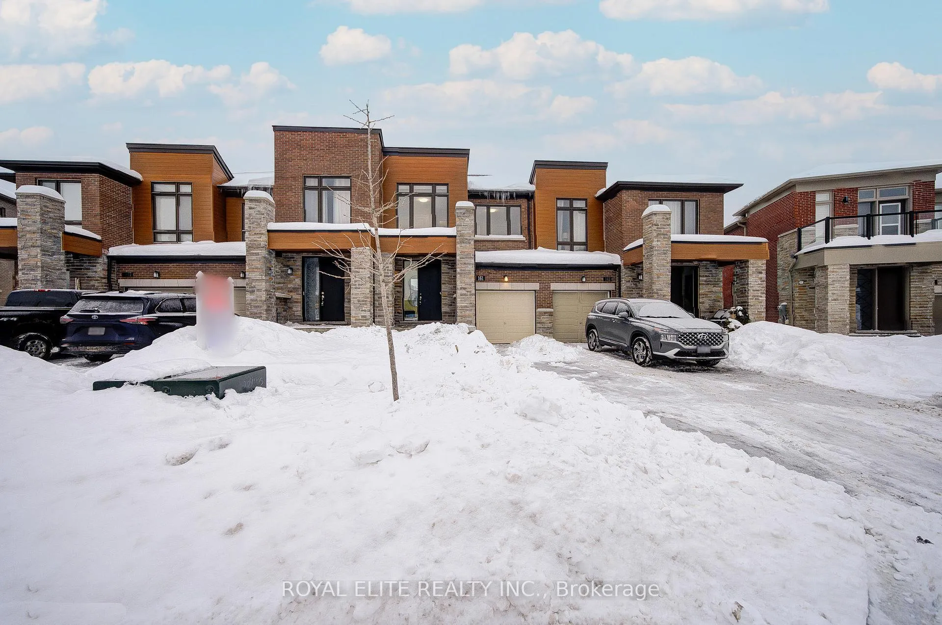 Photo 1 of 161 Badgerow Way, Aurora, Rural Aurora — HOMEH