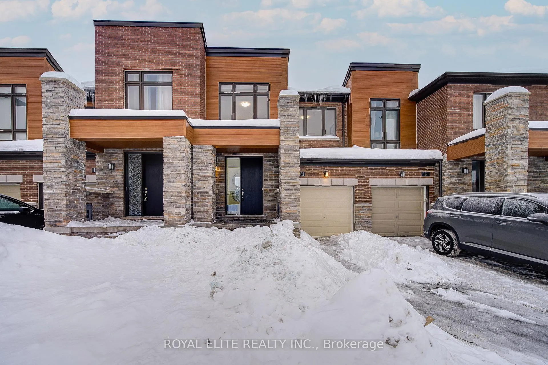 Photo 3 of 161 Badgerow Way, Aurora, Rural Aurora — HOMEH