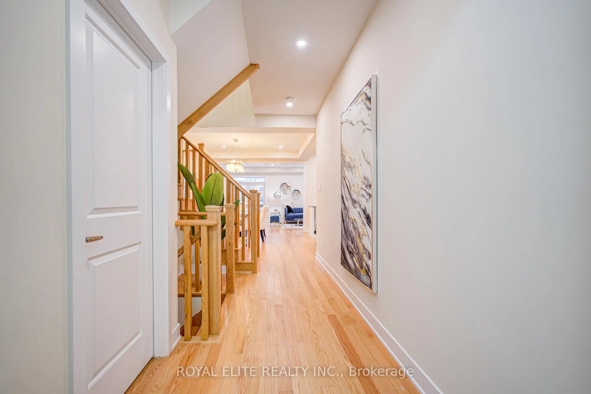 Photo 6 of 161 Badgerow Way, Aurora, Rural Aurora — HOMEH