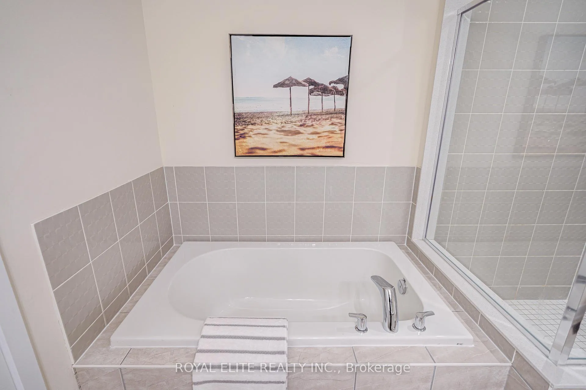 Photo 34 of 161 Badgerow Way, Aurora, Rural Aurora — HOMEH