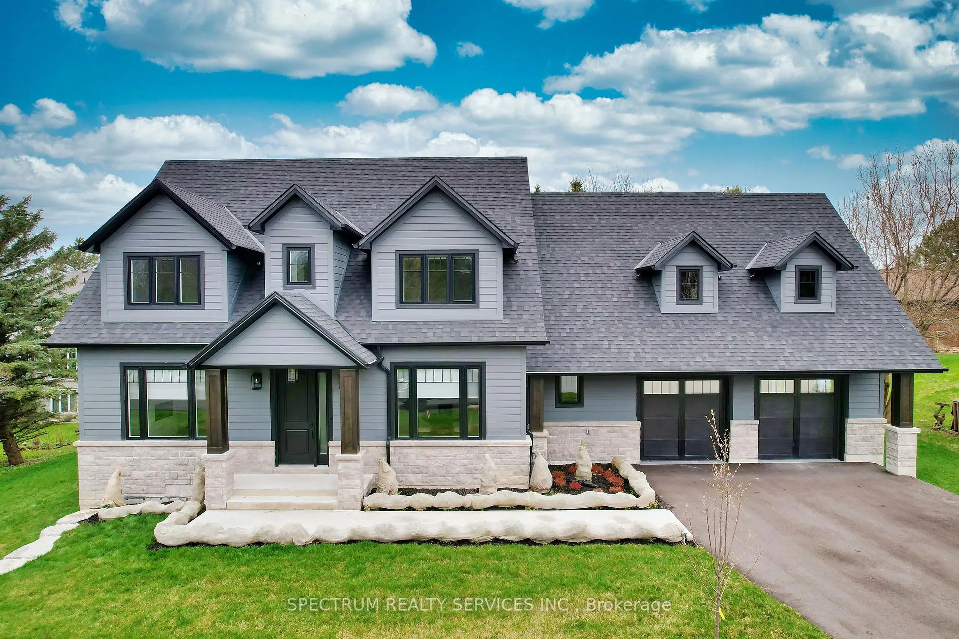 Photo 1 of 16 McGuire Court, King, Schomberg — HOMEH