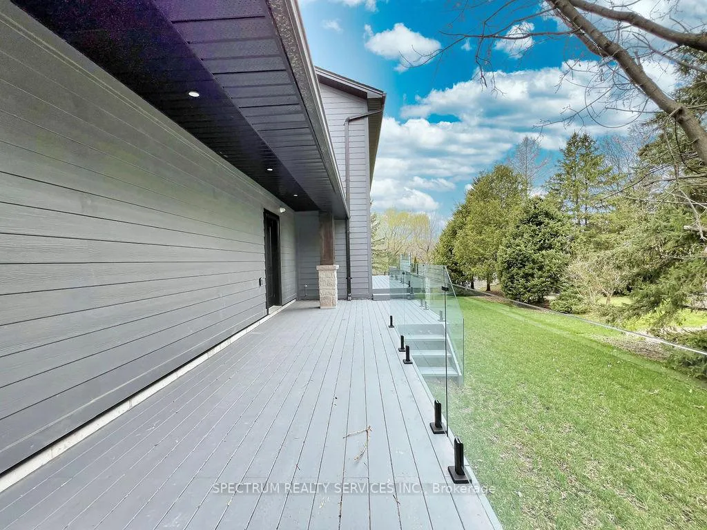 Photo 3 of 16 McGuire Court, King, Schomberg — HOMEH