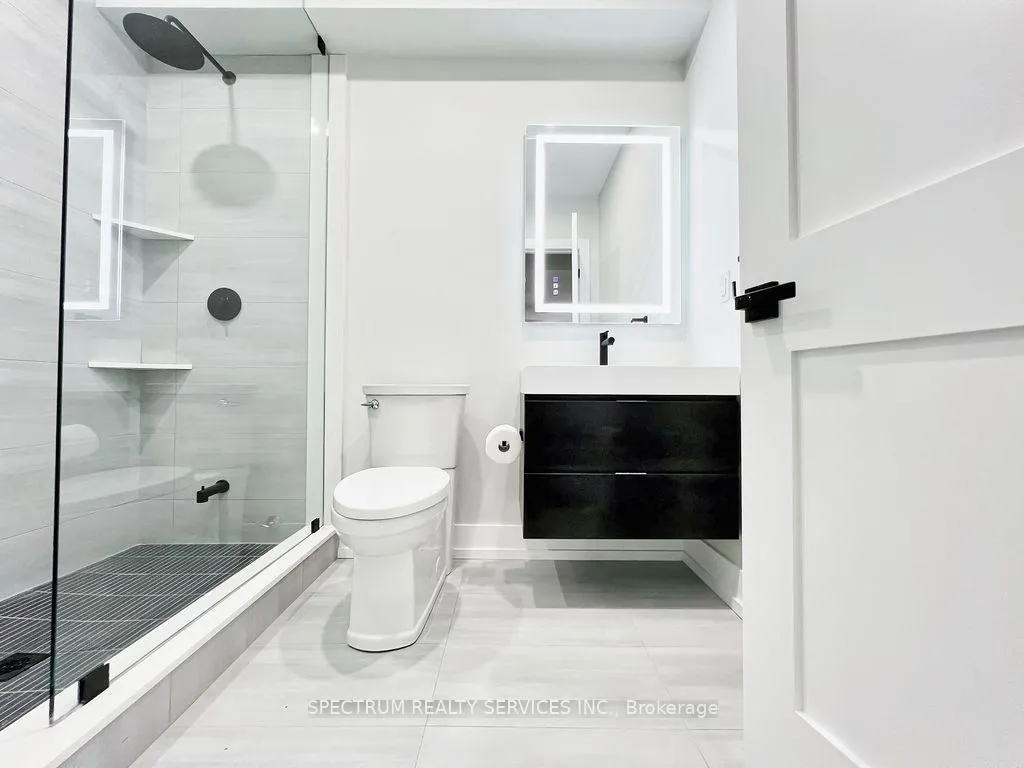 Photo 8 of 16 McGuire Court, King, Schomberg — HOMEH