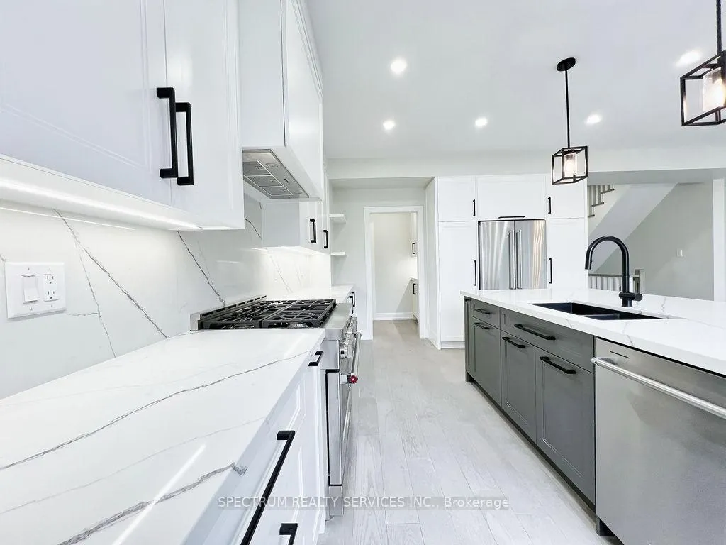 Photo 18 of 16 McGuire Court, King, Schomberg — HOMEH